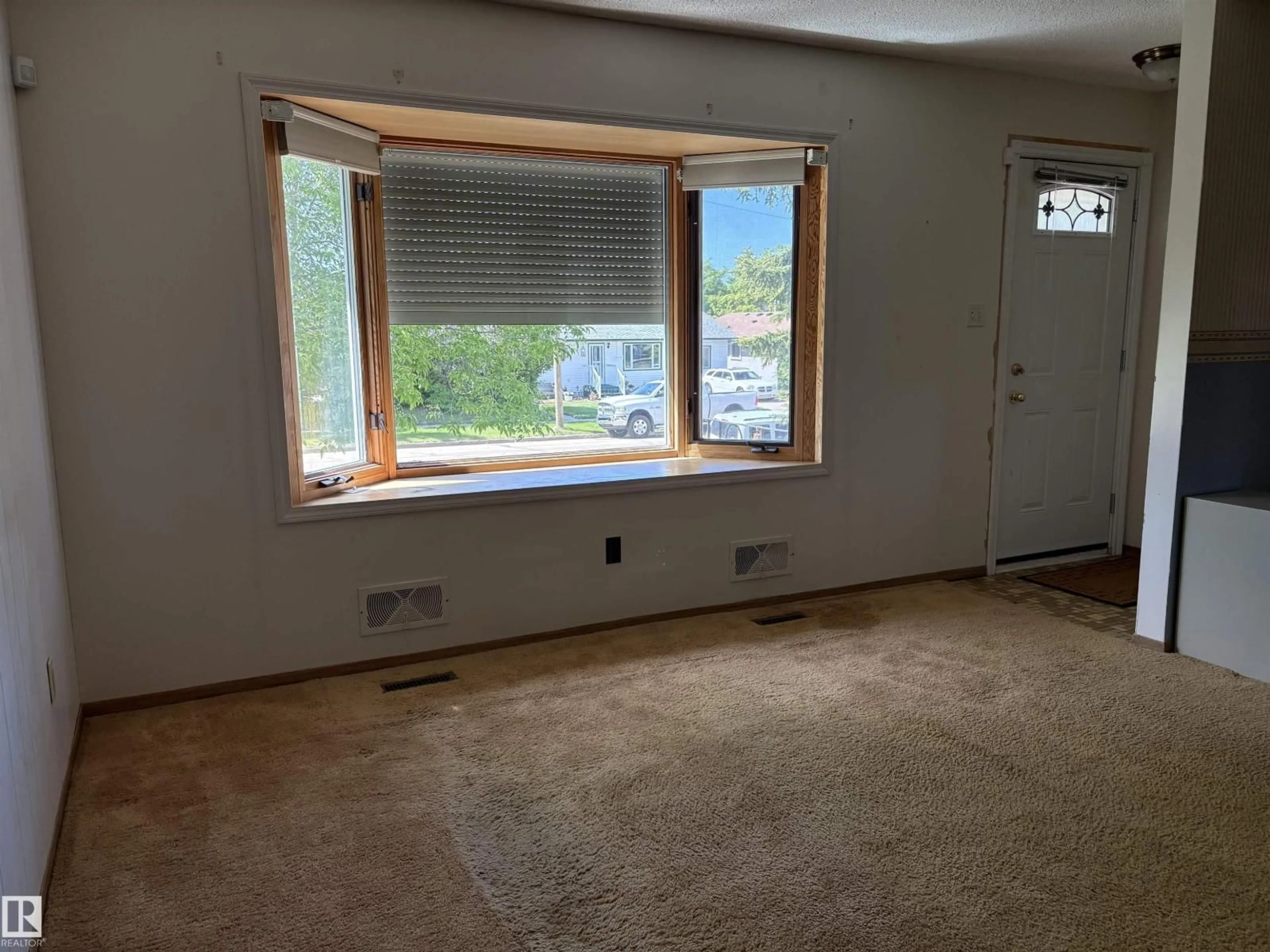 A pic of a room for 5511 50 ST, Tofield Alberta T0B4J0