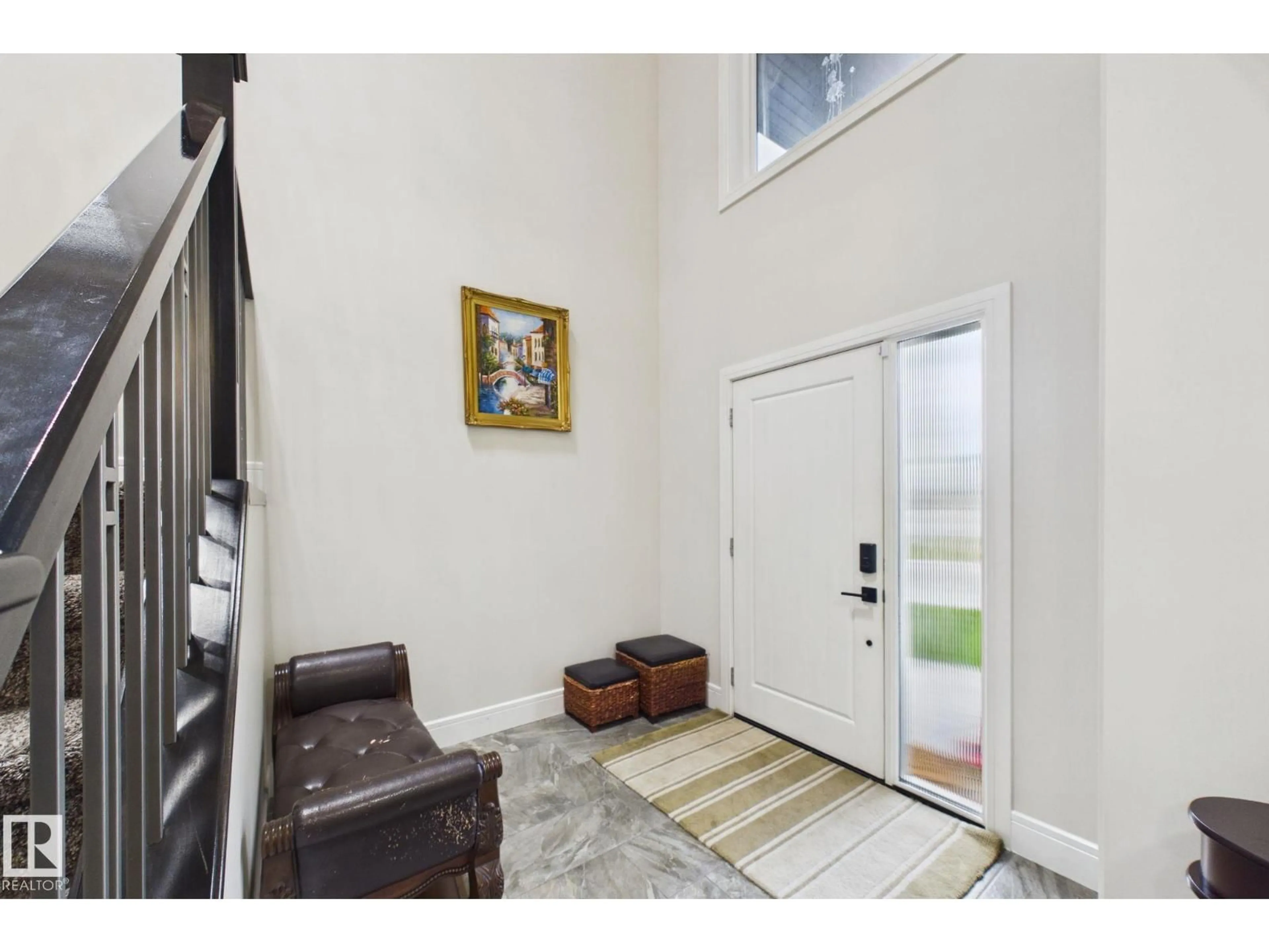 Indoor entryway for 48 LUNDBERG CR, Red Deer Alberta T4R0R2