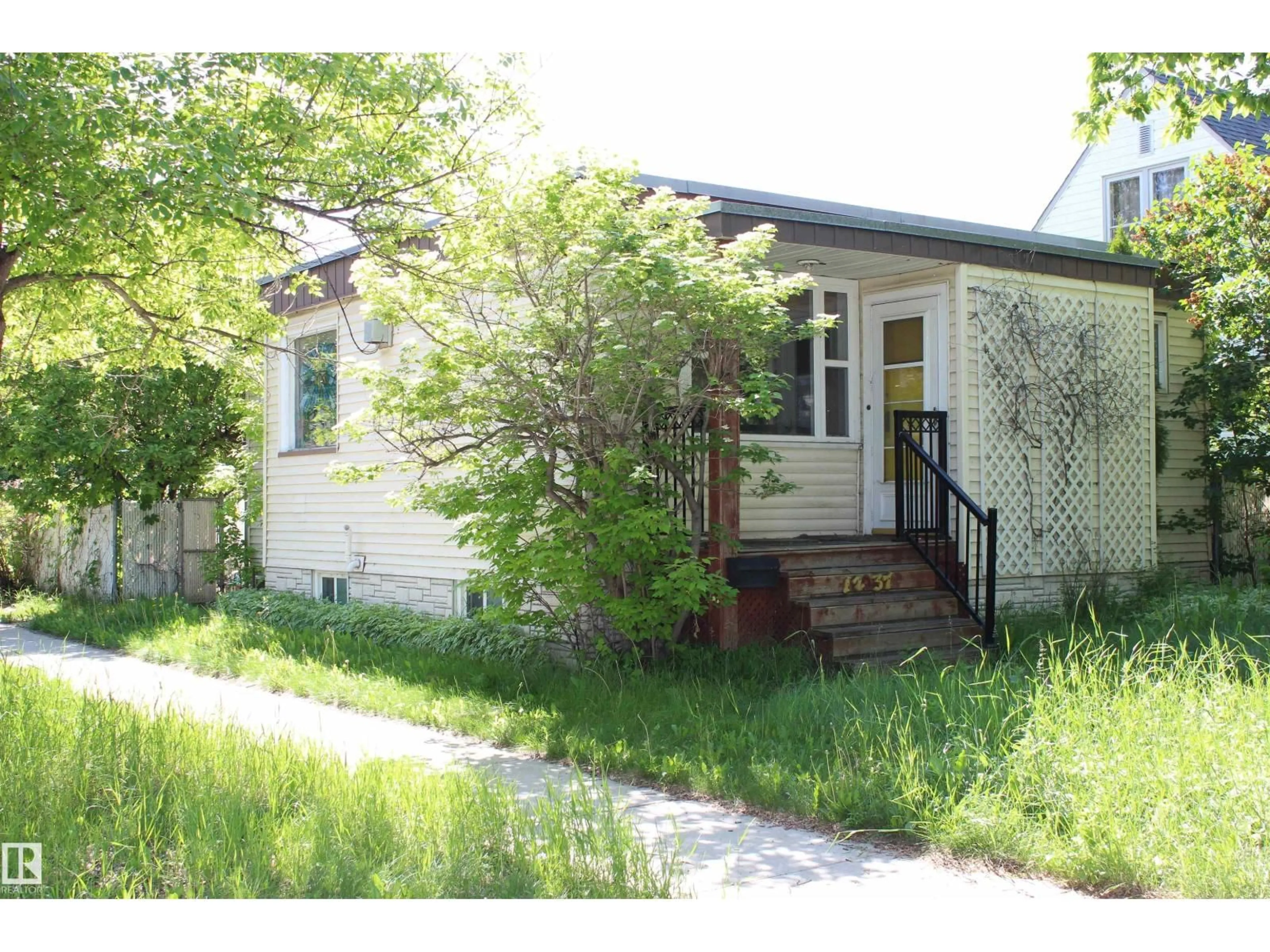 Unknown for NW - 12037 62 ST, Edmonton Alberta T5W4C9
