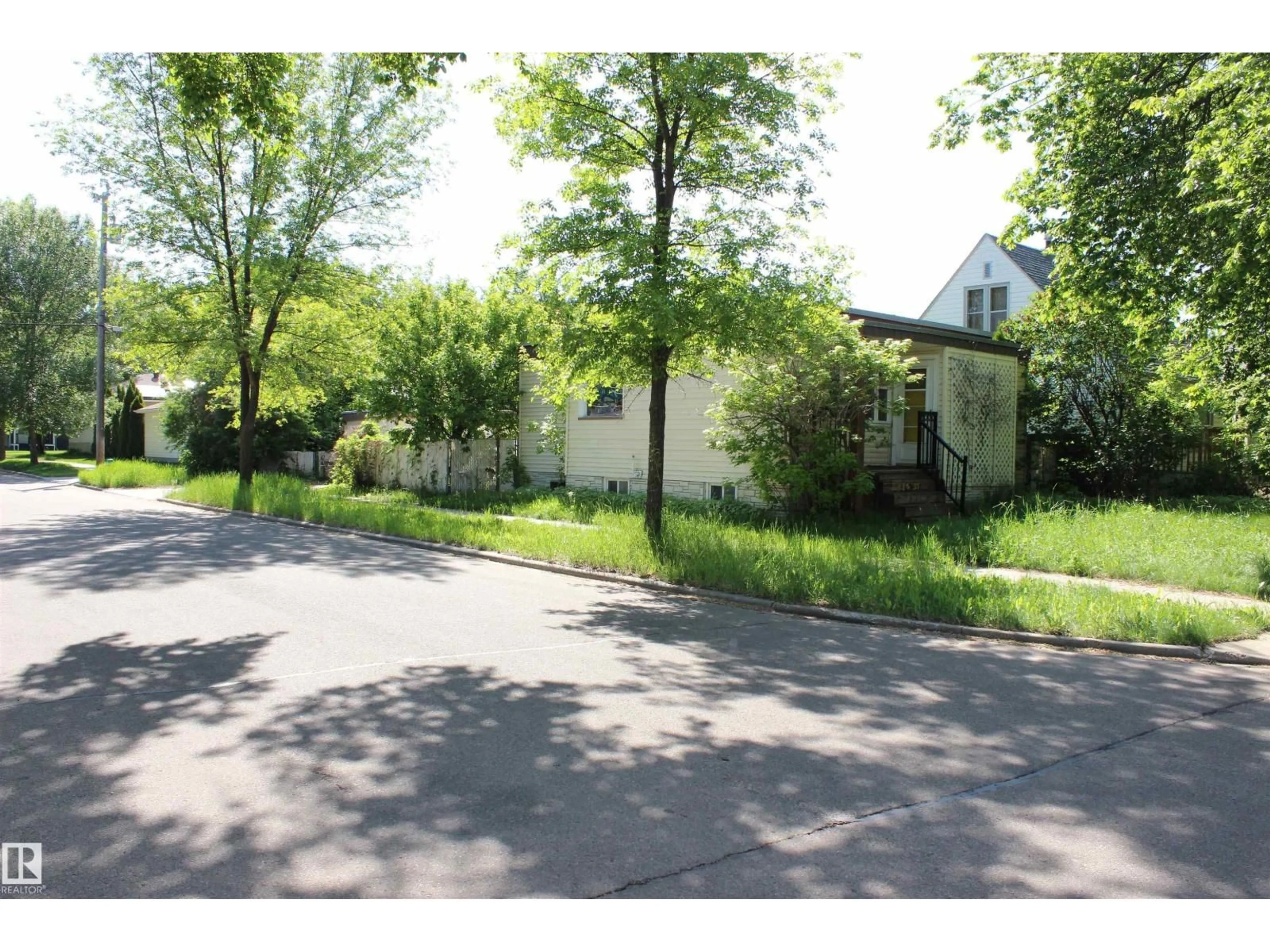 Unknown for NW - 12037 62 ST, Edmonton Alberta T5W4C9