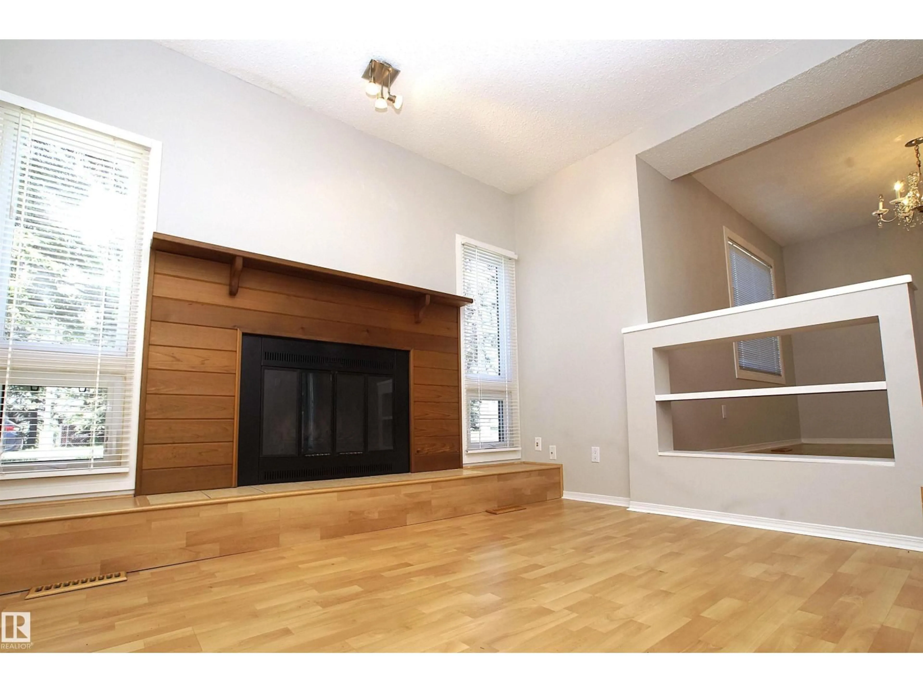 A pic of a room for 15710 - 19 BEAUMARIS RD, Edmonton Alberta T5X5E2