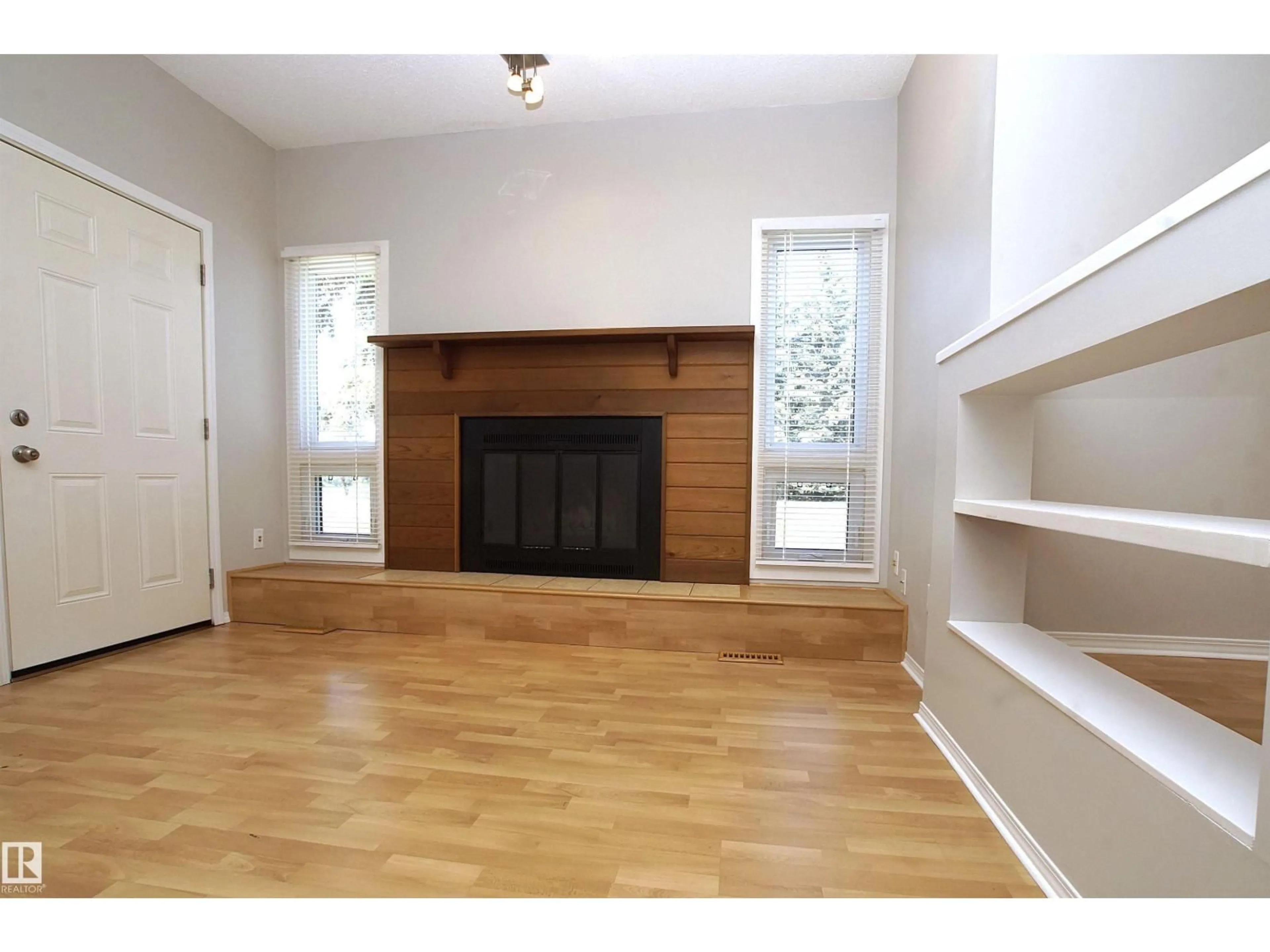 A pic of a room for 15710 - 19 BEAUMARIS RD, Edmonton Alberta T5X5E2