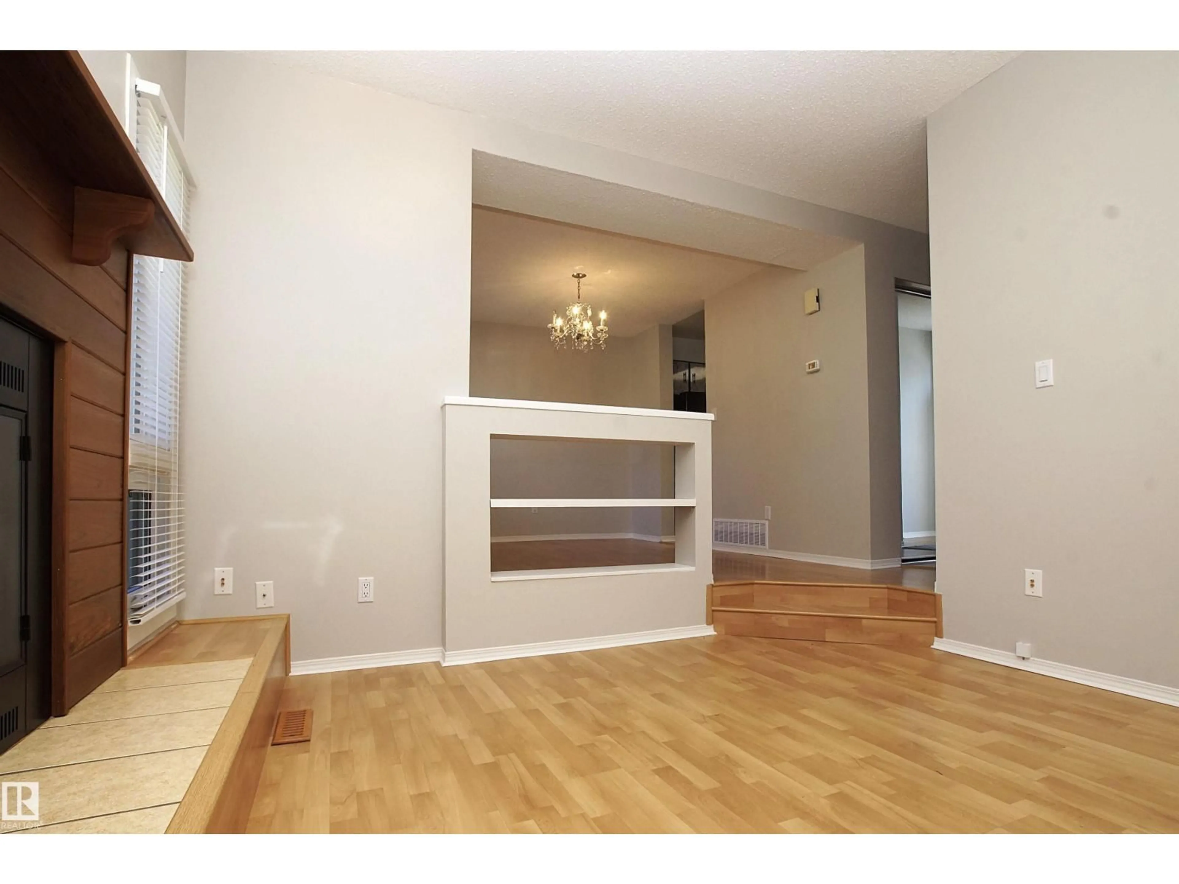 Unknown for 15710 - 19 BEAUMARIS RD, Edmonton Alberta T5X5E2