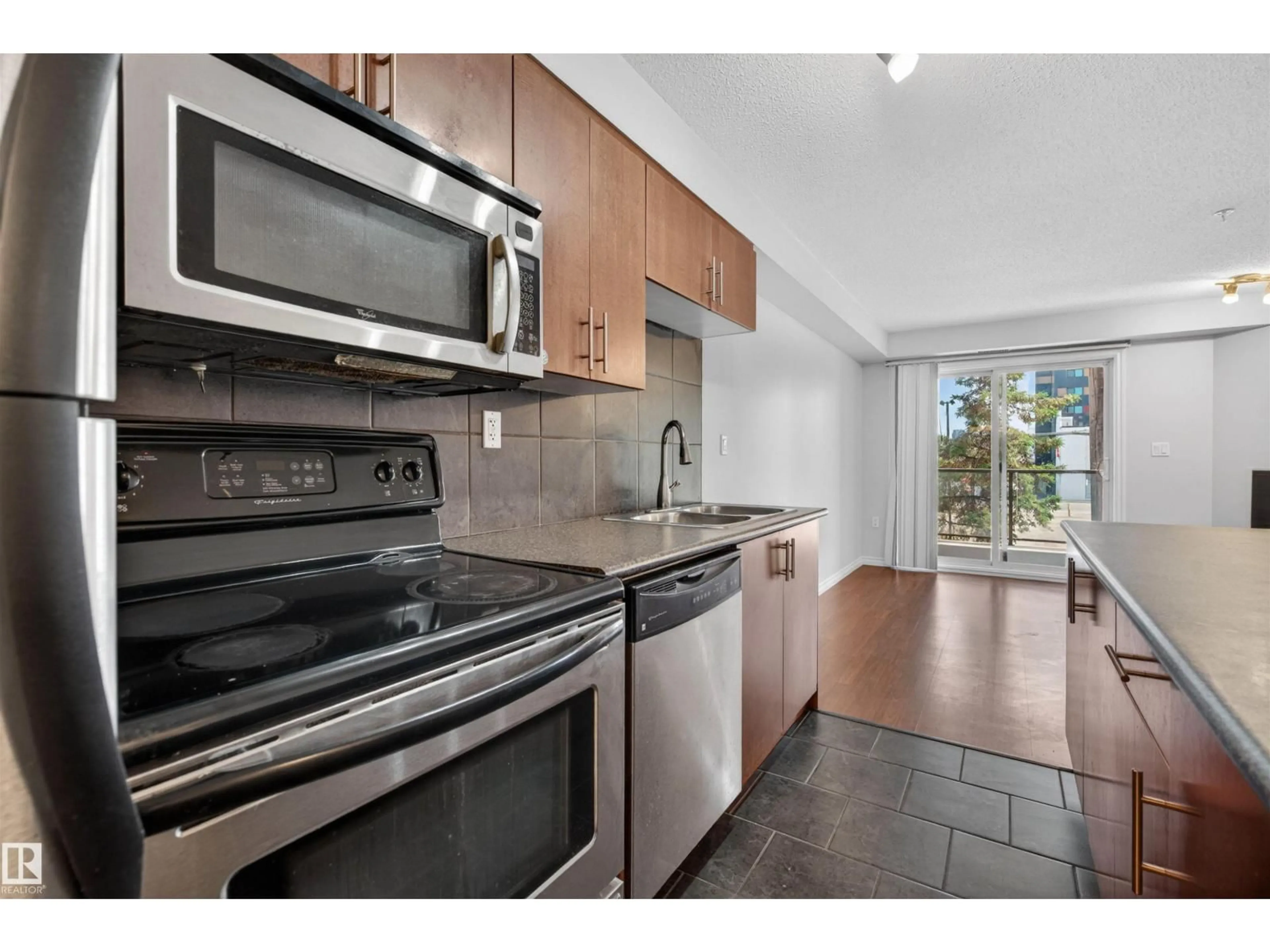 Standard kitchen, unknown for 210 - 10118 106 AV, Edmonton Alberta T5H0B8