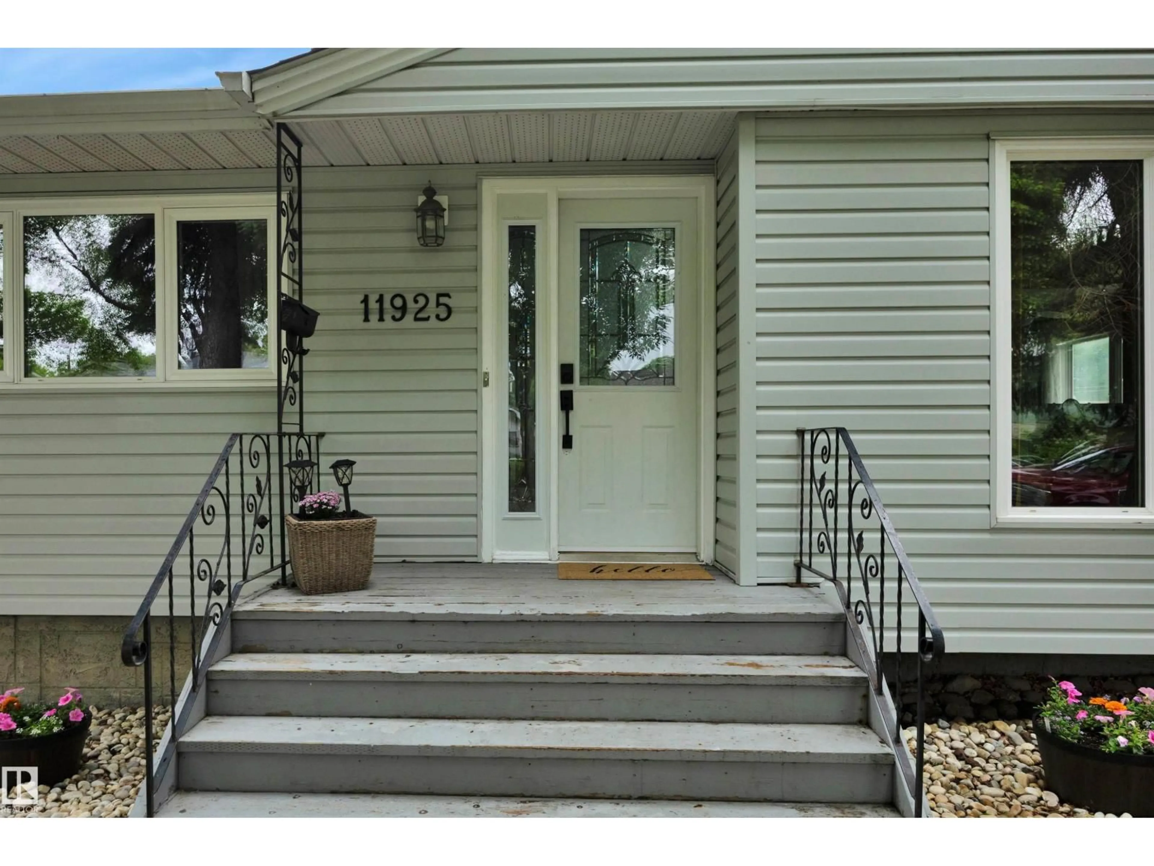 Indoor entryway for NW - 11925 37 ST, Edmonton Alberta T5W2B9