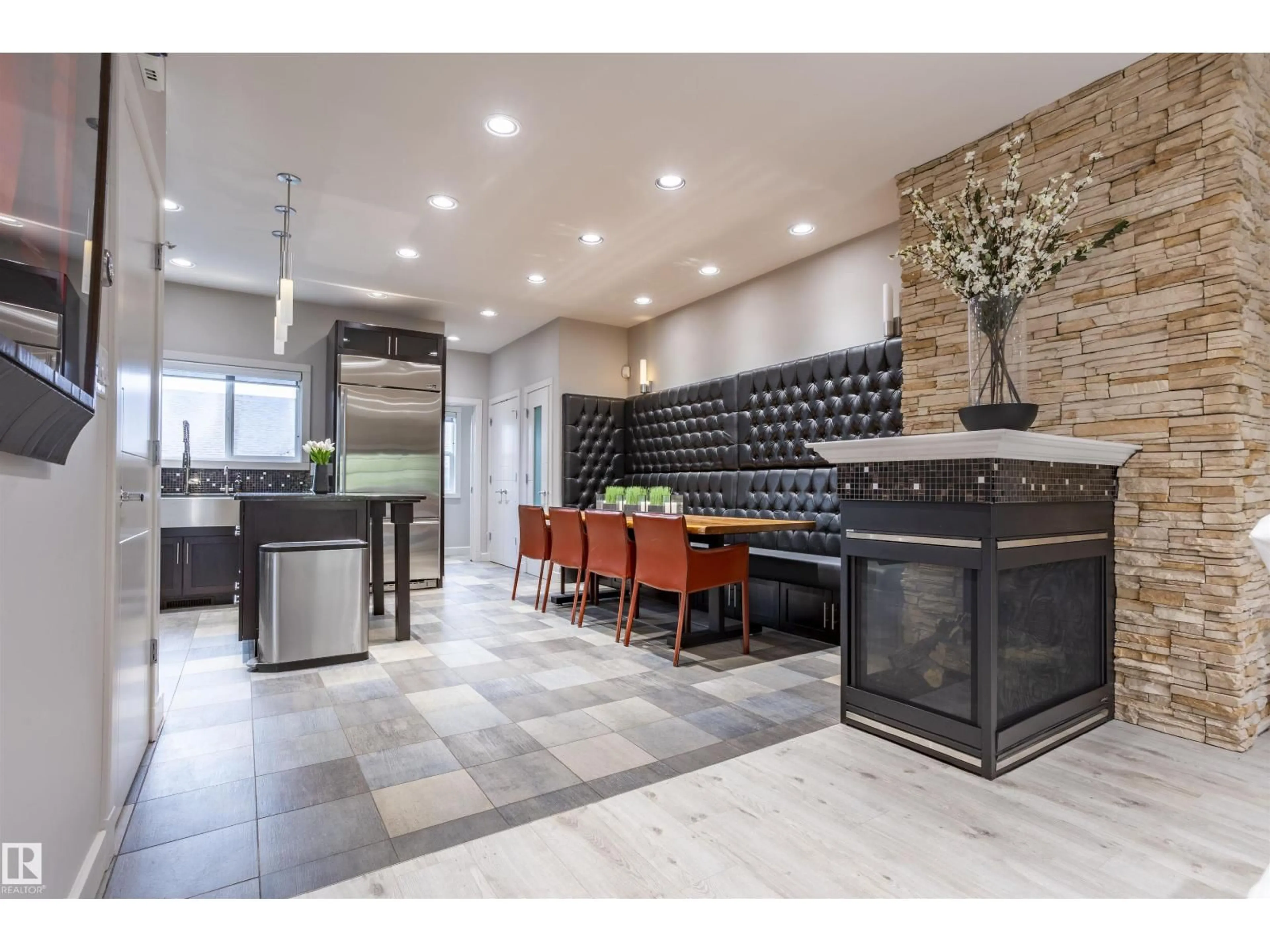 Contemporary kitchen, ceramic/tile floor for 4949 TERWILLEGAR CM, Edmonton Alberta T6R0G5