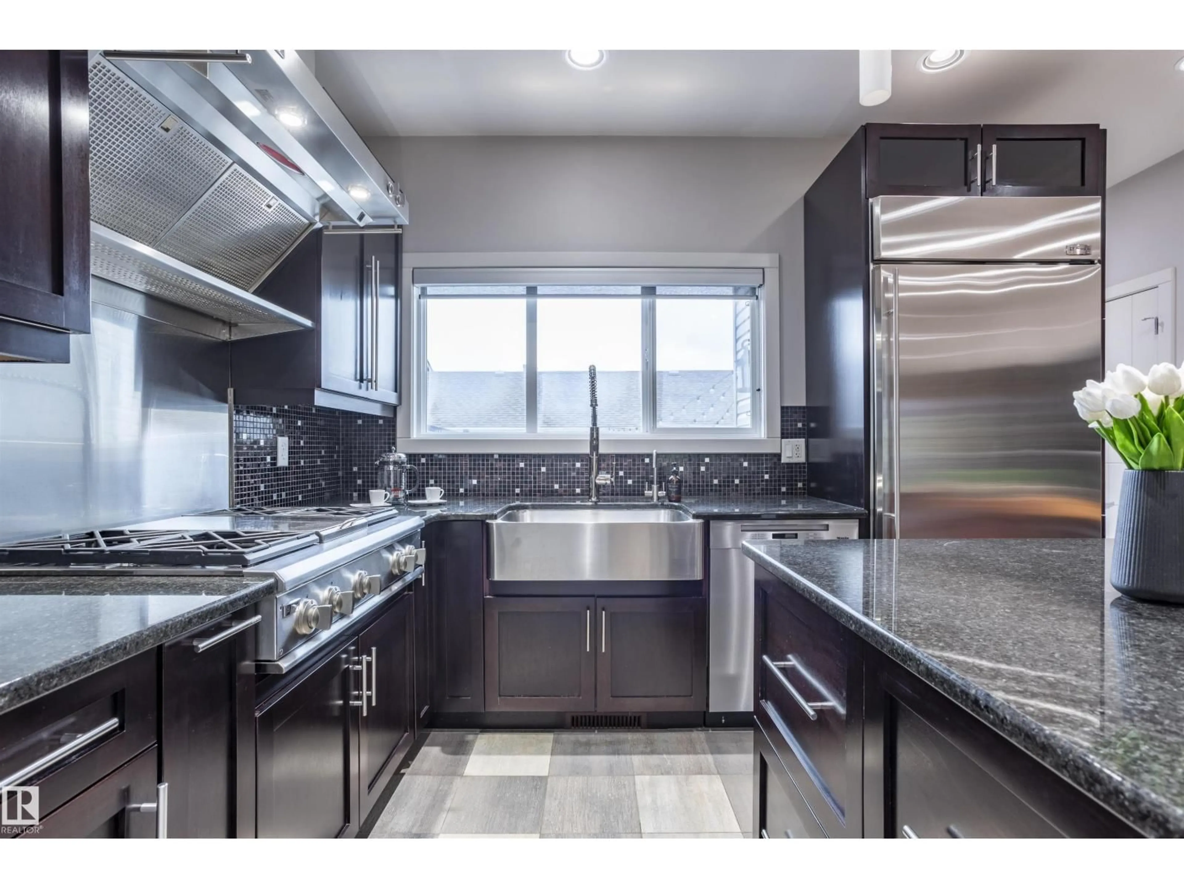 Contemporary kitchen, ceramic/tile floor for 4949 TERWILLEGAR CM, Edmonton Alberta T6R0G5