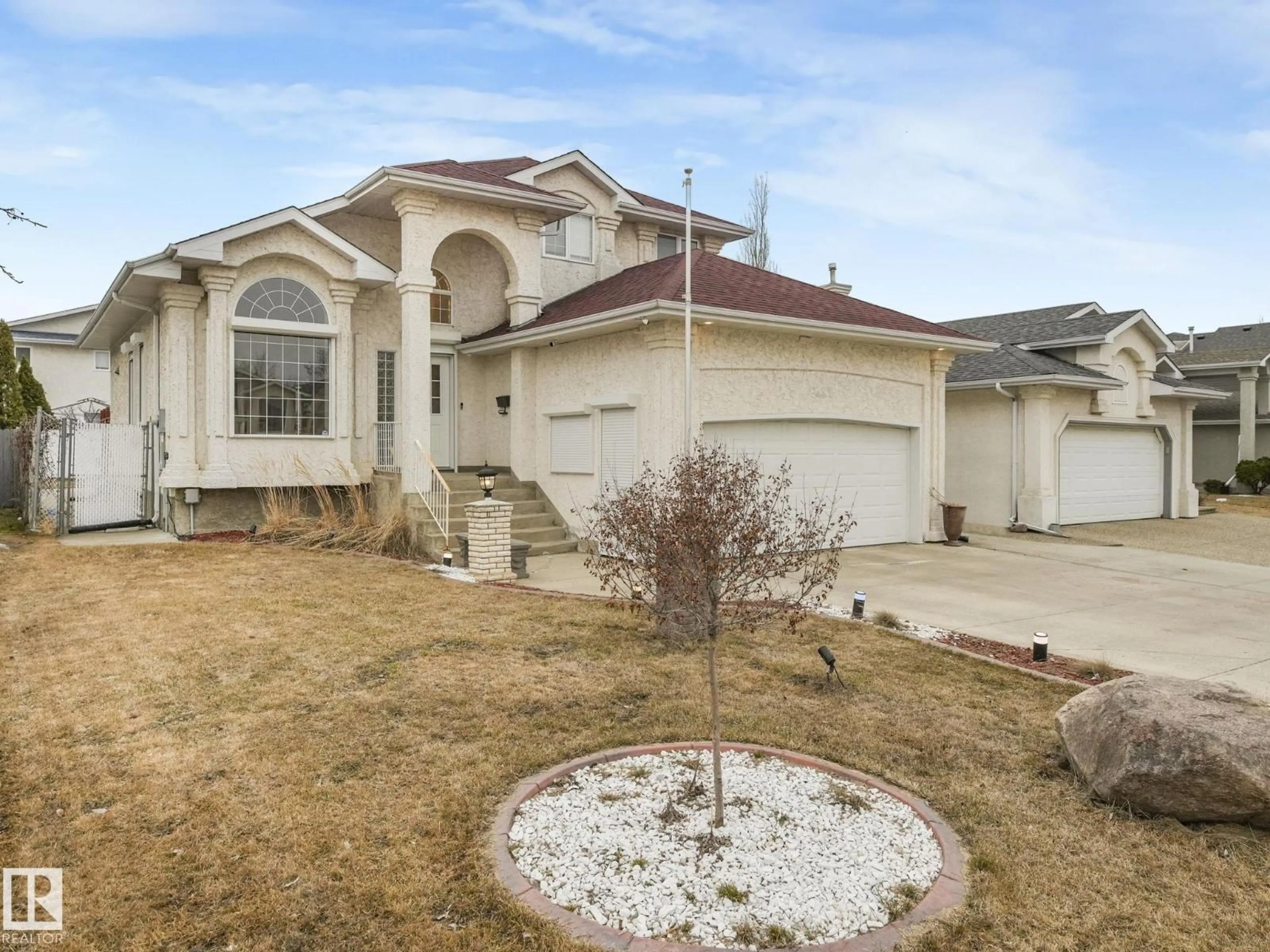 Home with vinyl exterior material, street for 376 HOLLICK KENYON RD, Edmonton Alberta T5Y2T7