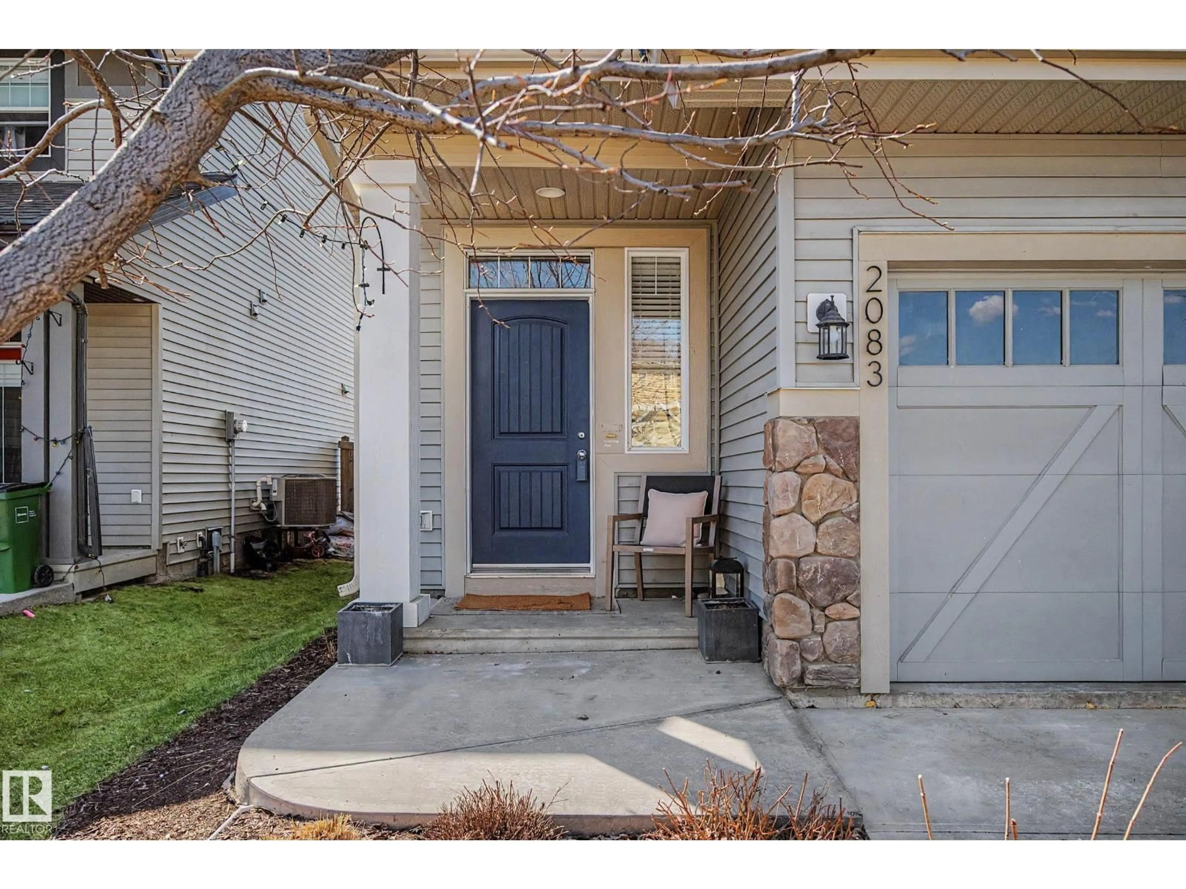 Indoor entryway for 2083 CHALMERS WY, Edmonton Alberta T6W2E9