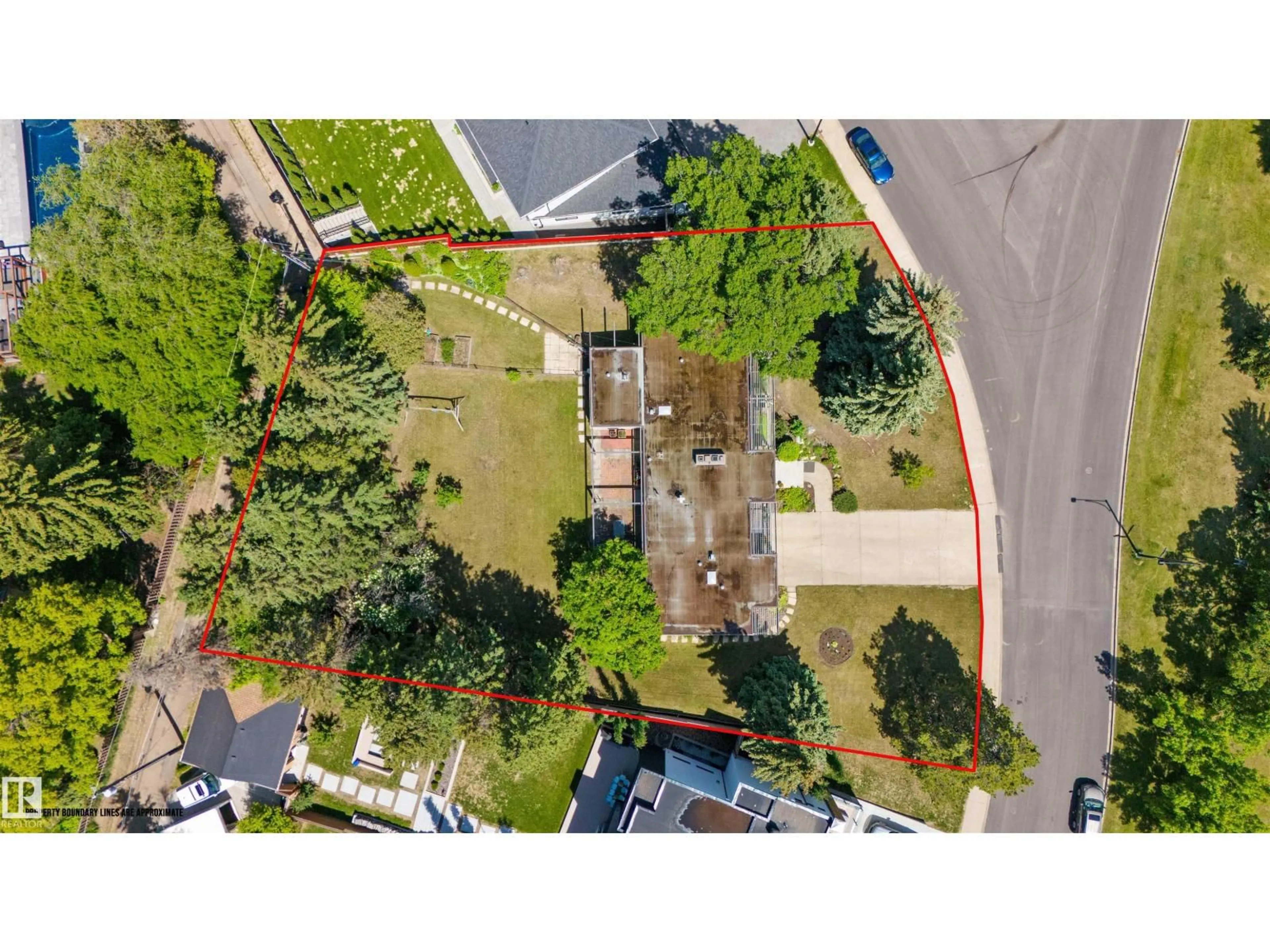 A pic from outside/outdoor area/front of a property/back of a property/a pic from drone, street for 8 LAURIER PL, Edmonton Alberta T5R5P4