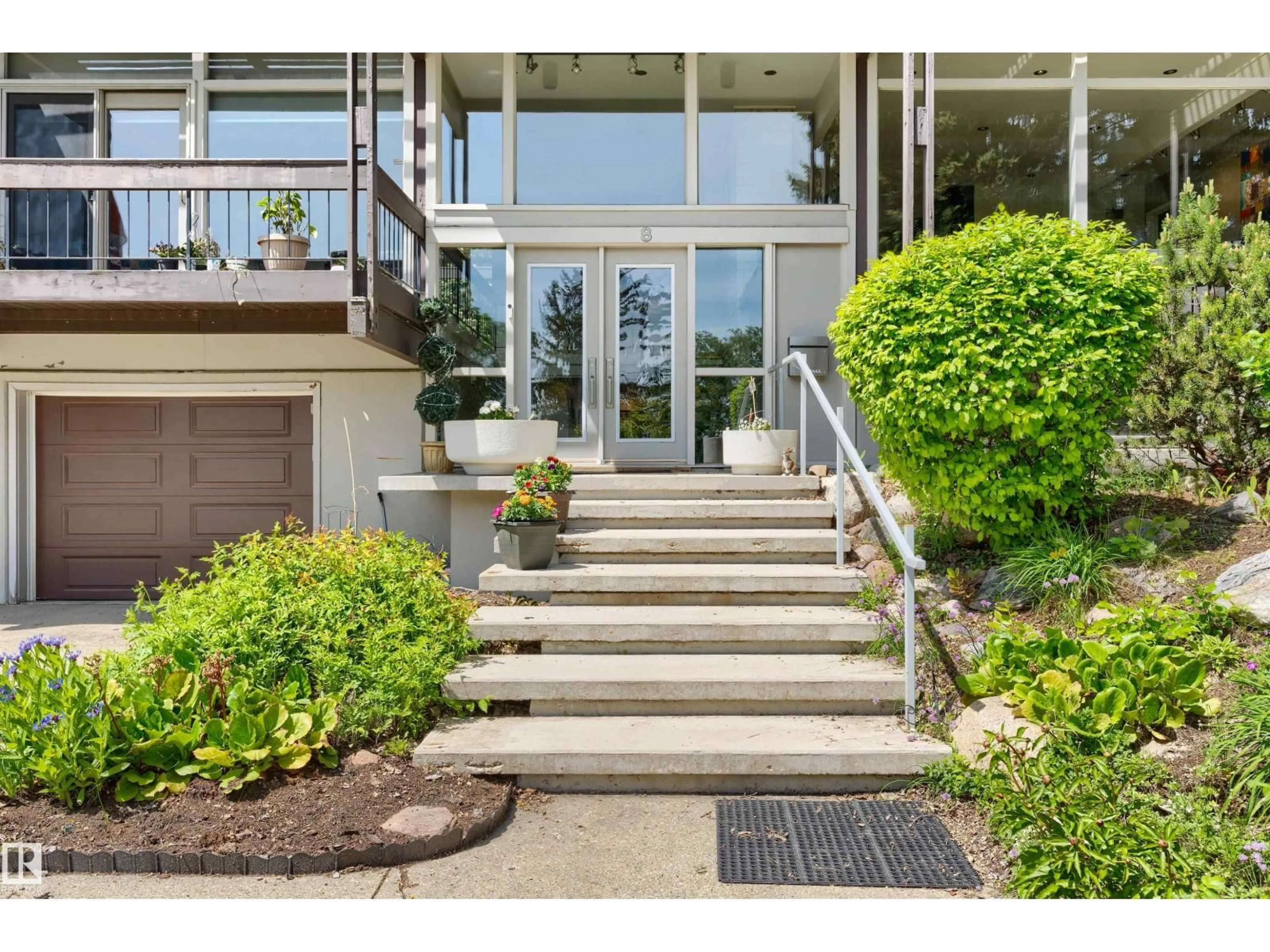 Indoor entryway for 8 LAURIER PL, Edmonton Alberta T5R5P4