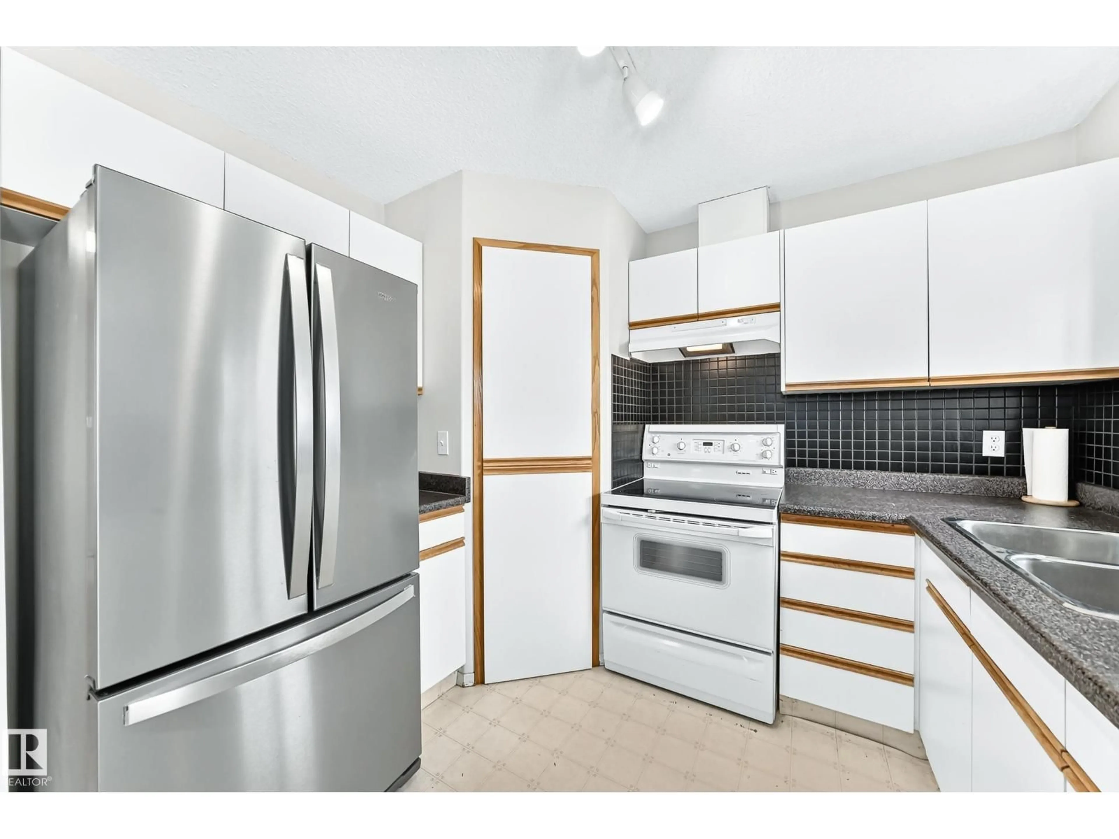 Standard kitchen, unknown for NW - 15826 67B ST, Edmonton Alberta T5Z3A8