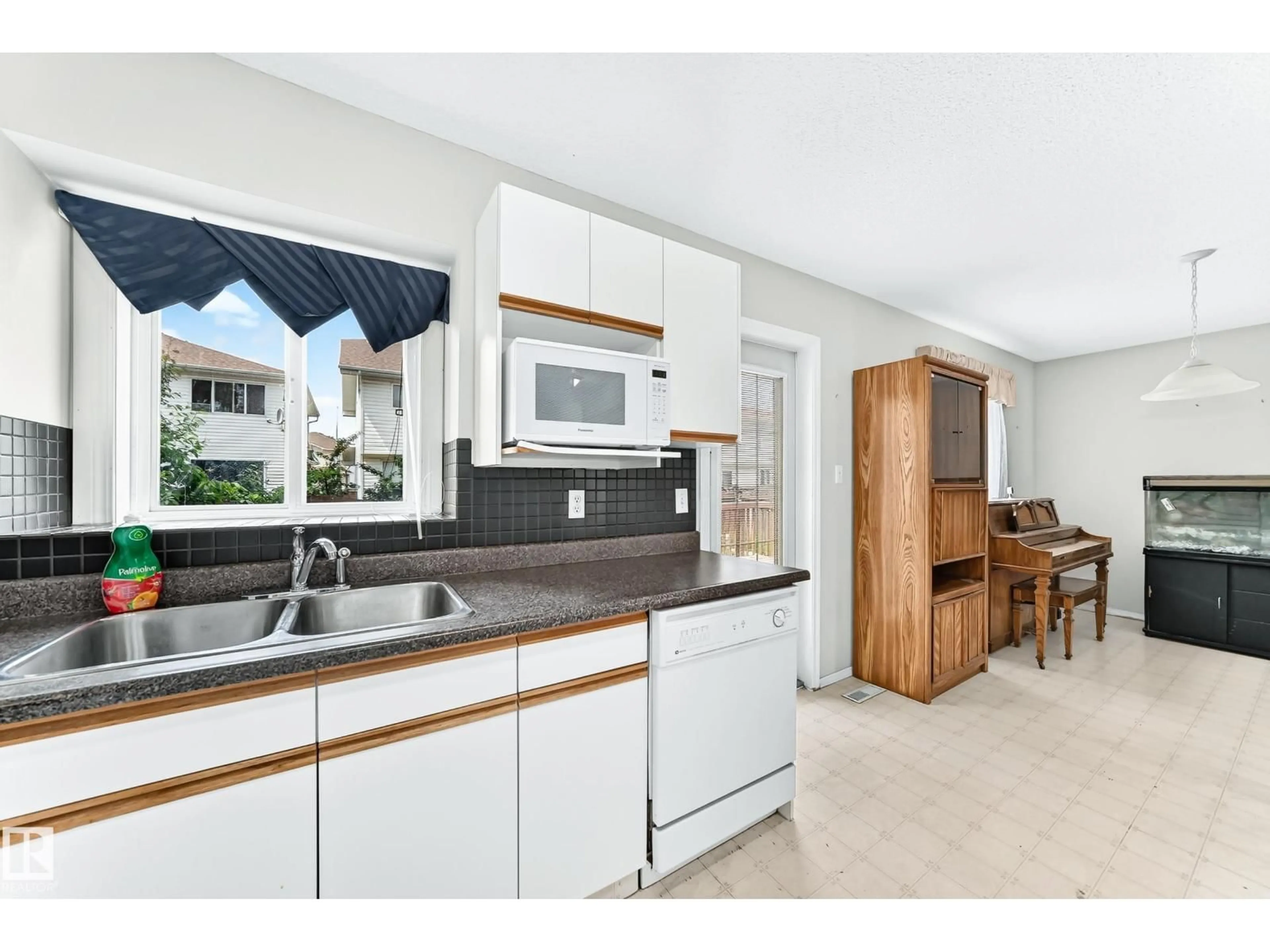 Standard kitchen, unknown for NW - 15826 67B ST, Edmonton Alberta T5Z3A8