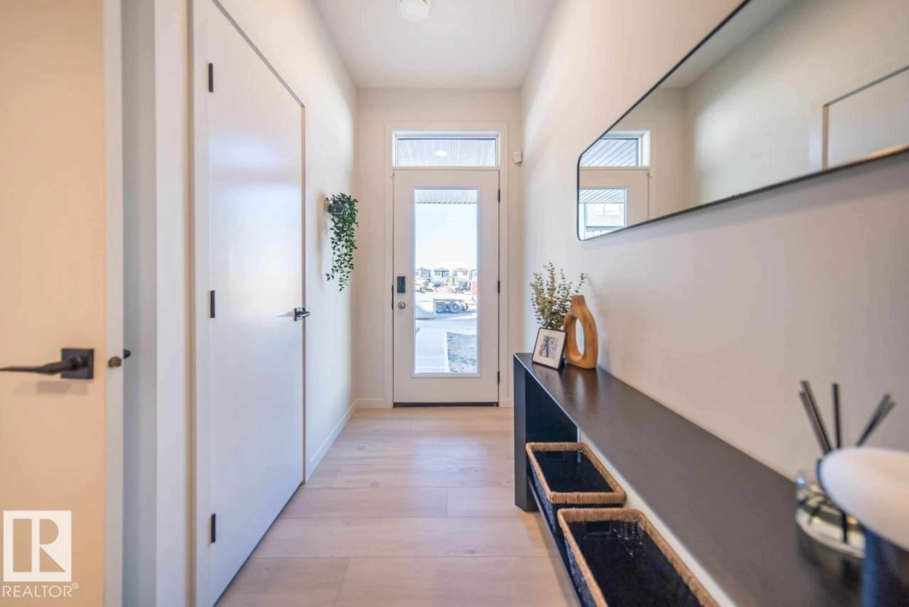 Indoor entryway for 88 DEVONSHIRE DR, Sherwood Park Alberta T8B0G7