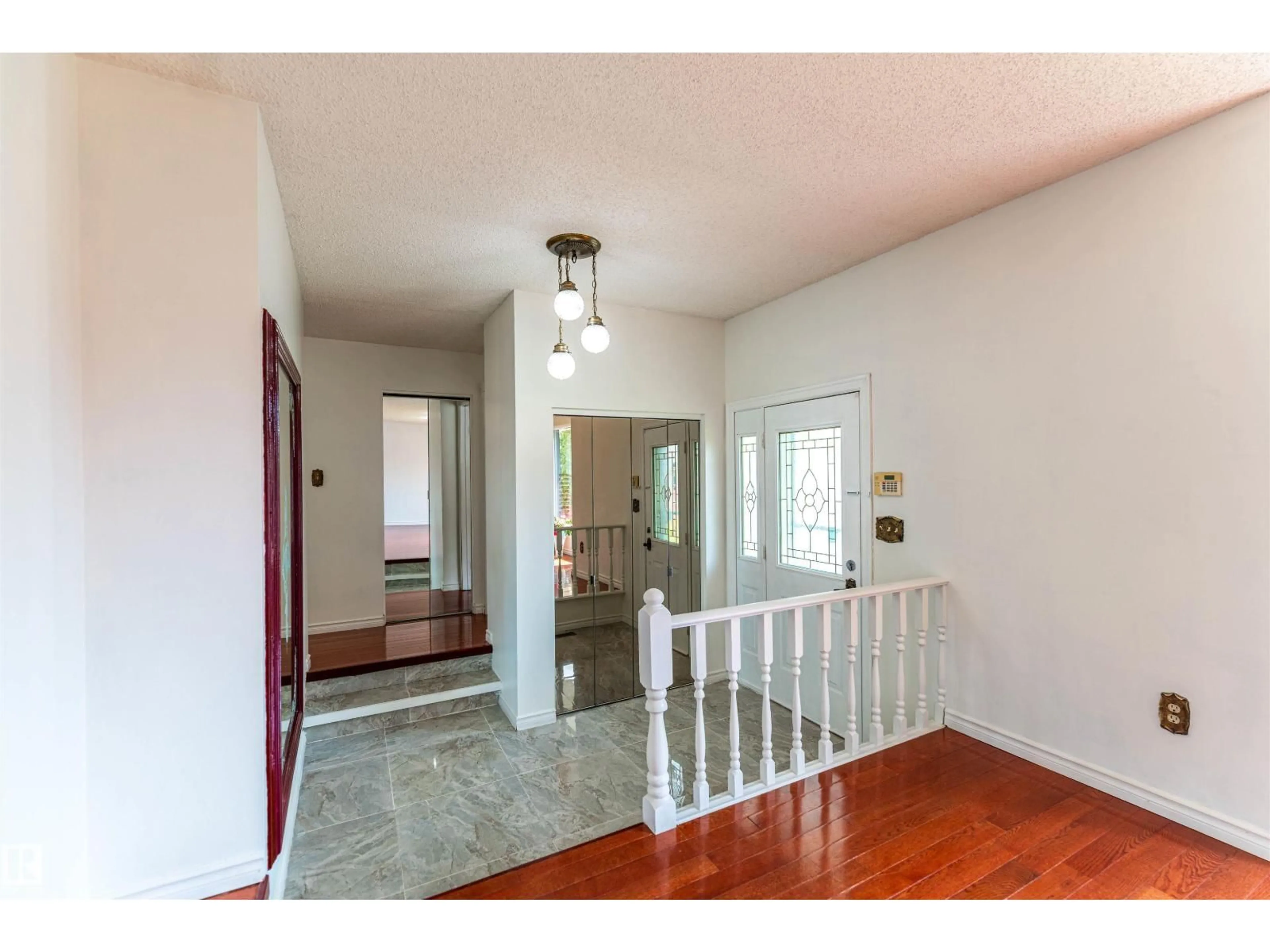 Indoor entryway for NW - 16524 116 ST, Edmonton Alberta T5X3T8