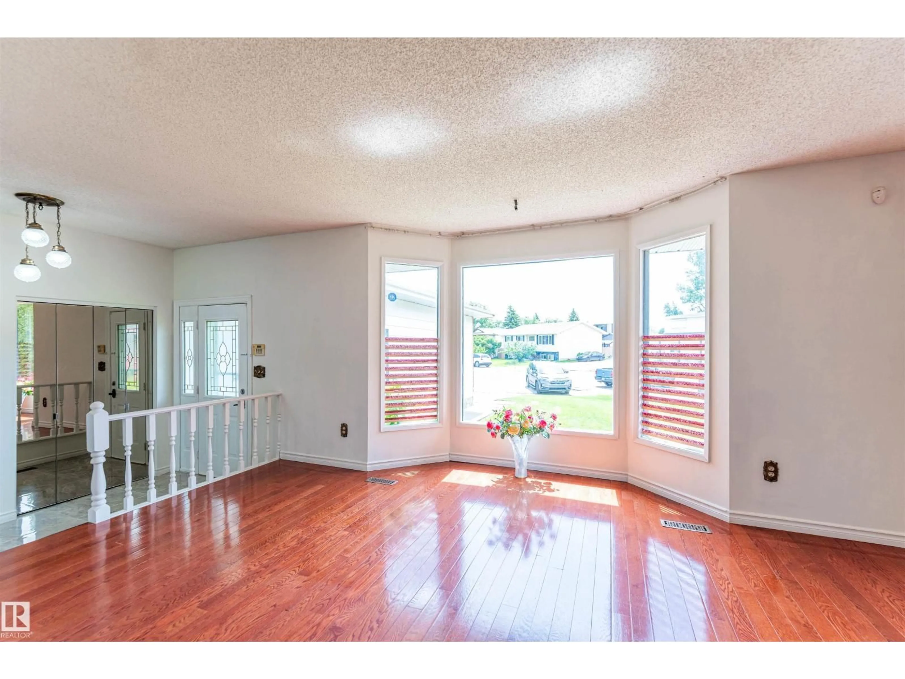 Unknown for NW - 16524 116 ST, Edmonton Alberta T5X3T8