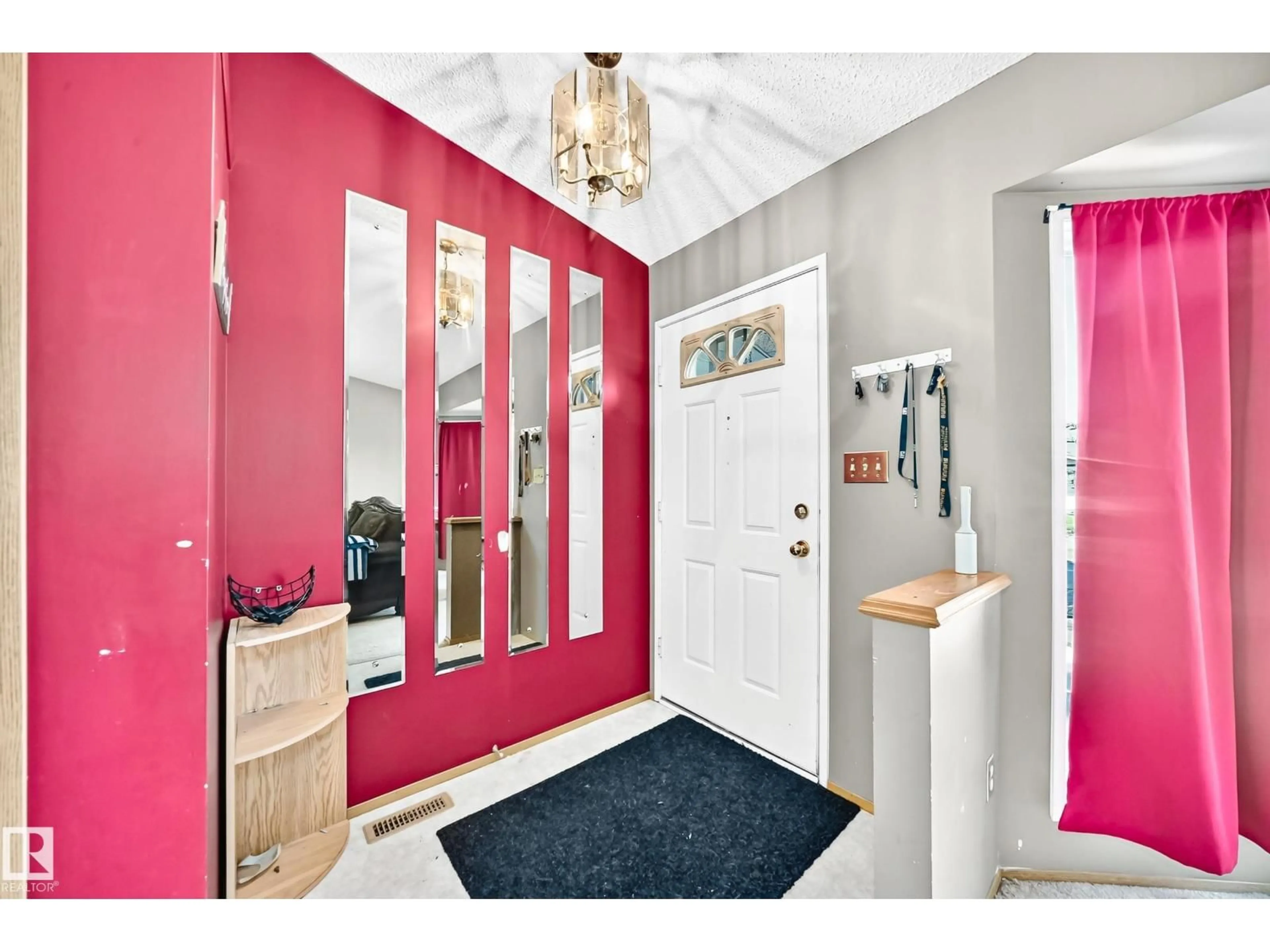 Indoor entryway for NW - 8011 188 ST, Edmonton Alberta T5T5B1