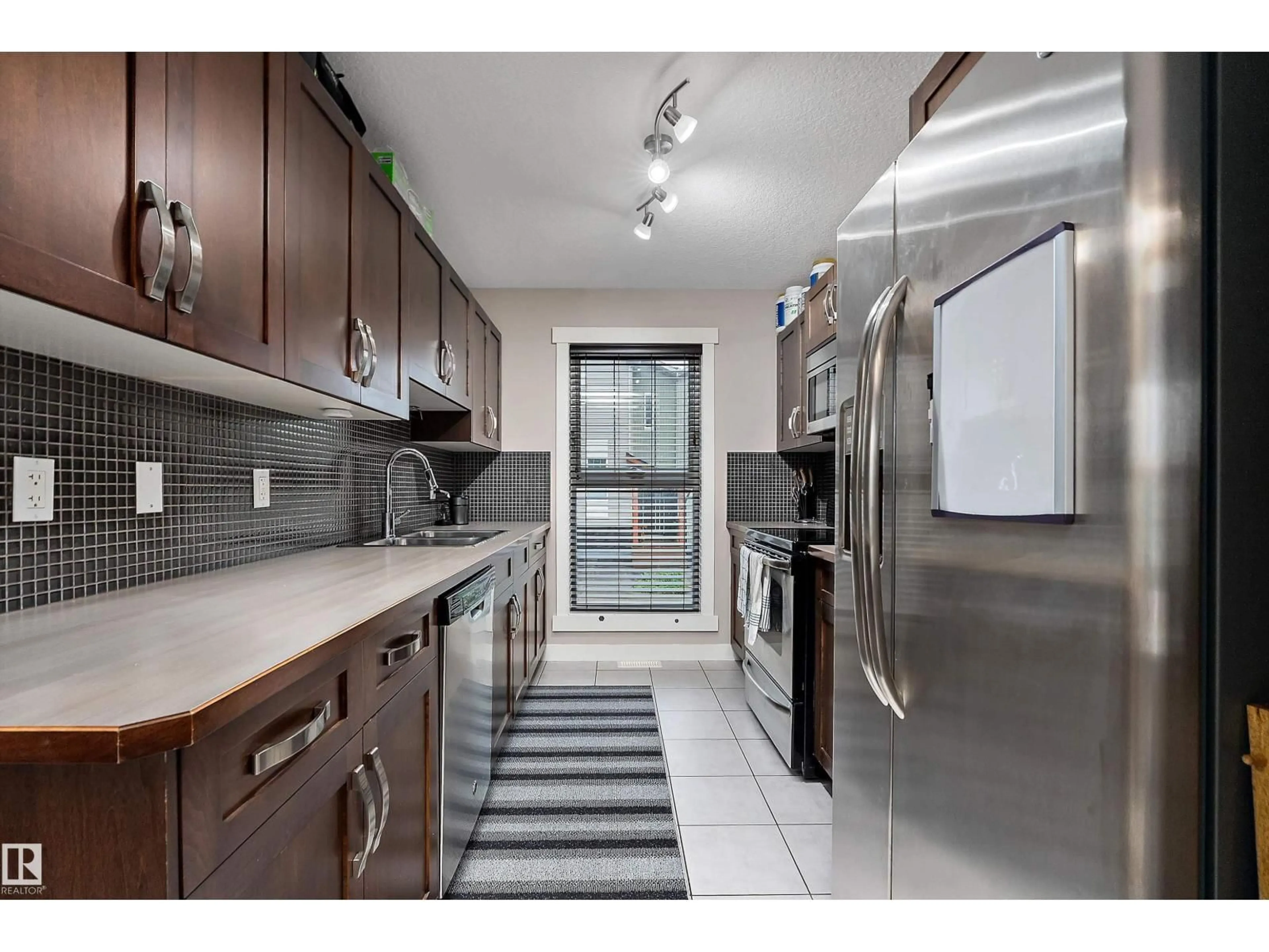 Standard kitchen, unknown for 160 SOUTHFORK DR, Leduc Alberta T9E0X1