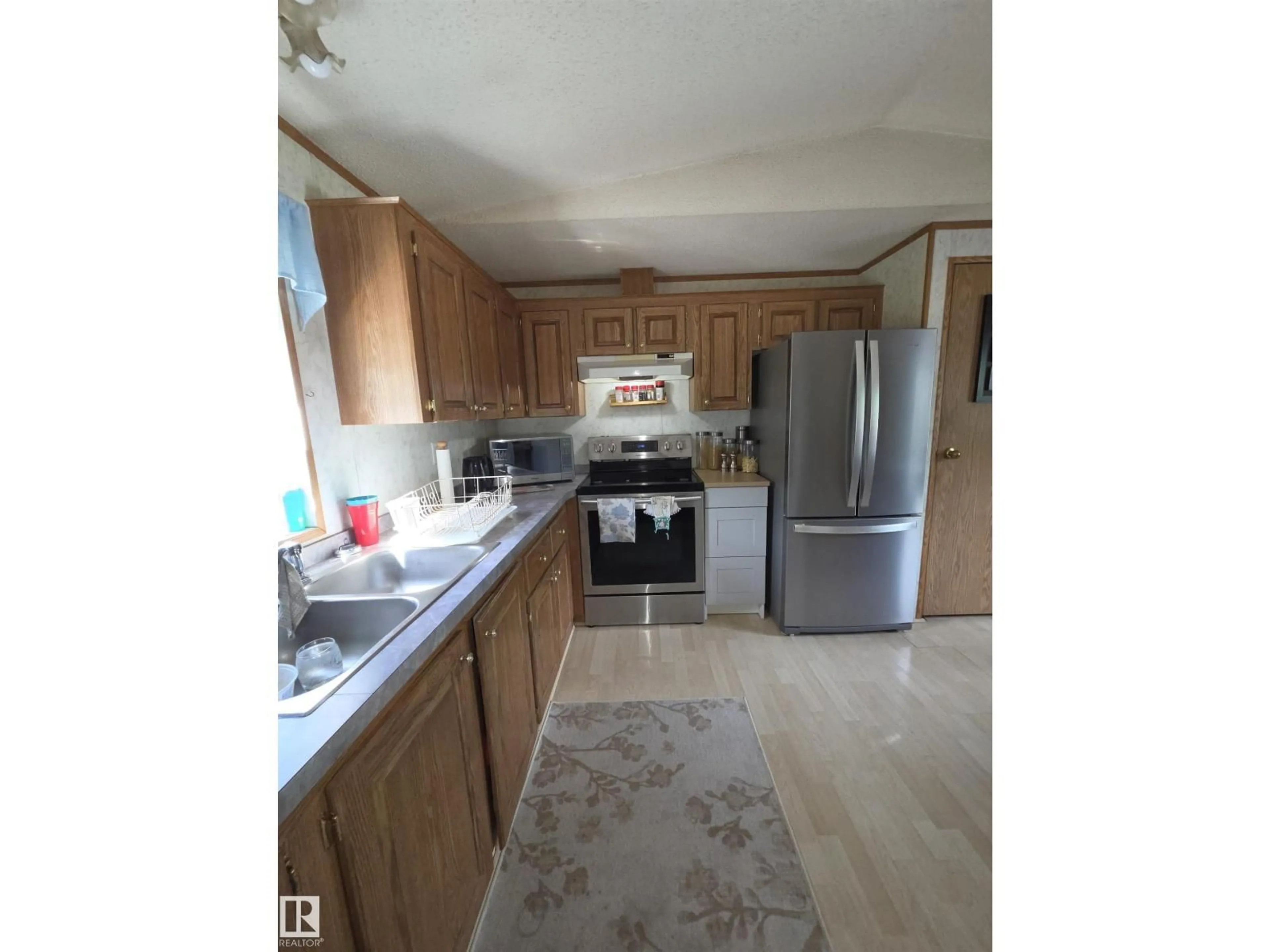 Standard kitchen, unknown for 64126 HWY 897, Rural Bonnyville M.D. Alberta T9M1P4