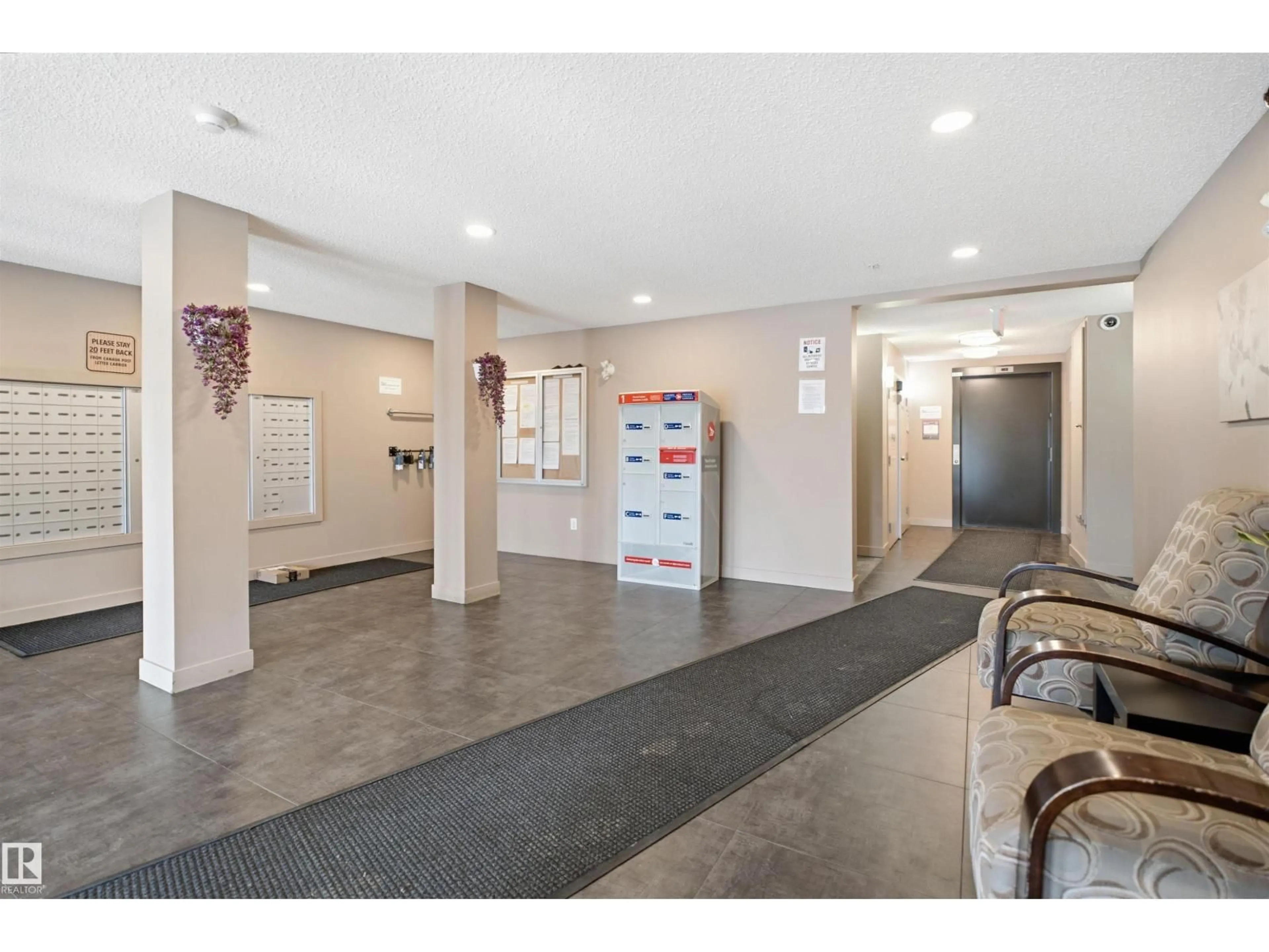 Indoor foyer for 274 - 115 MCCONACHIE DR, Edmonton Alberta T5Y3N4