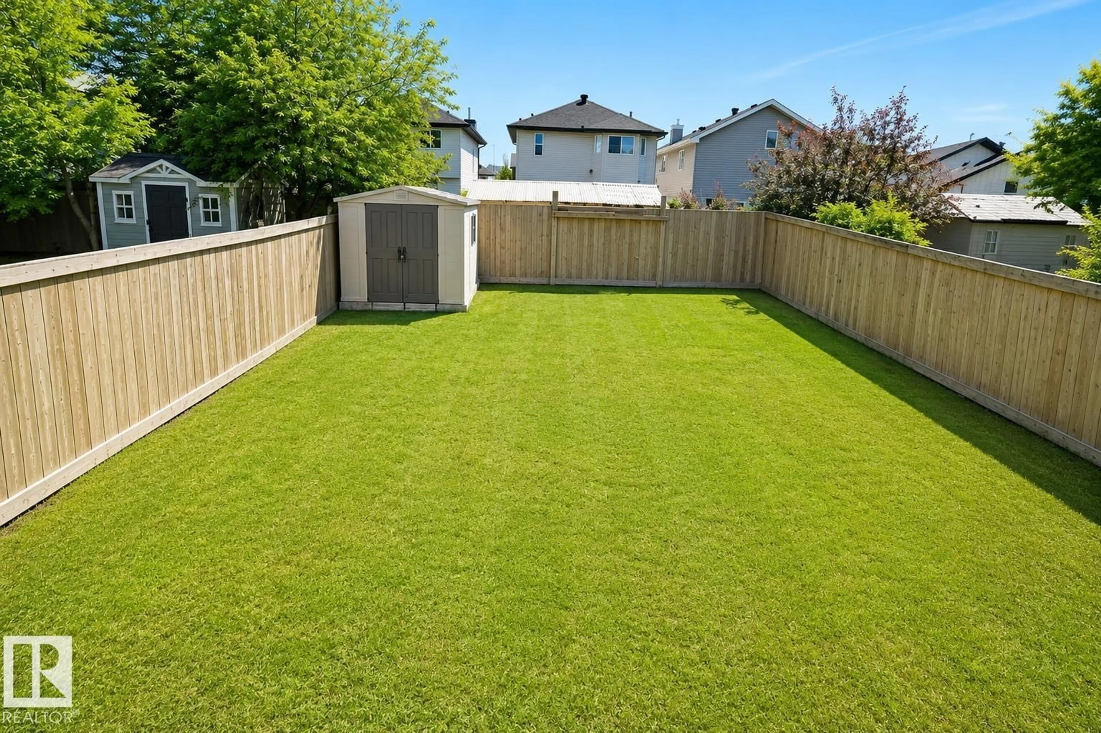 A pic from outside/outdoor area/front of a property/back of a property/a pic from drone, street for 8523 7 AV SW, Edmonton Alberta T6X1G3