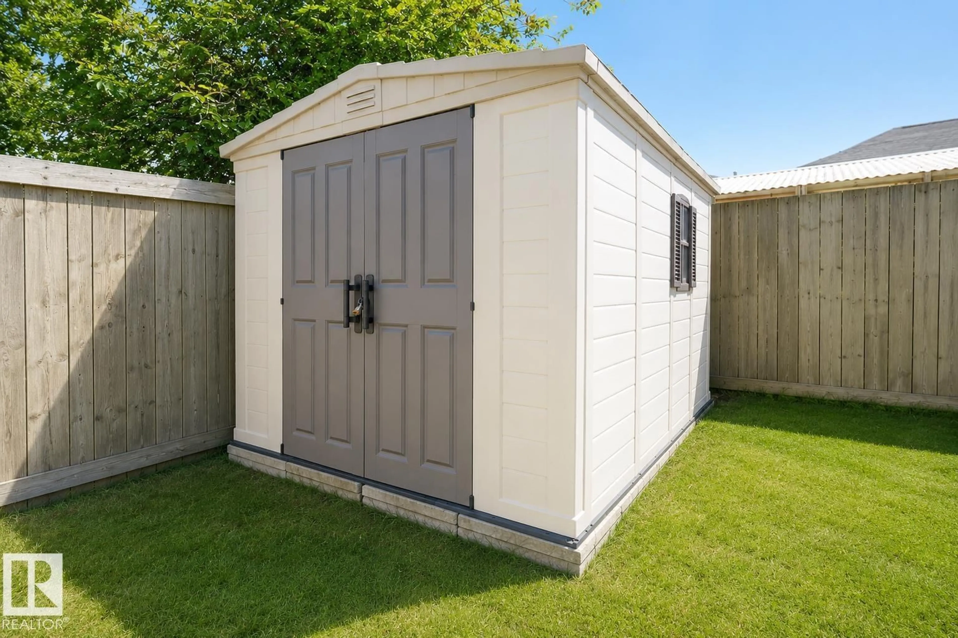Shed for 8523 7 AV SW, Edmonton Alberta T6X1G3
