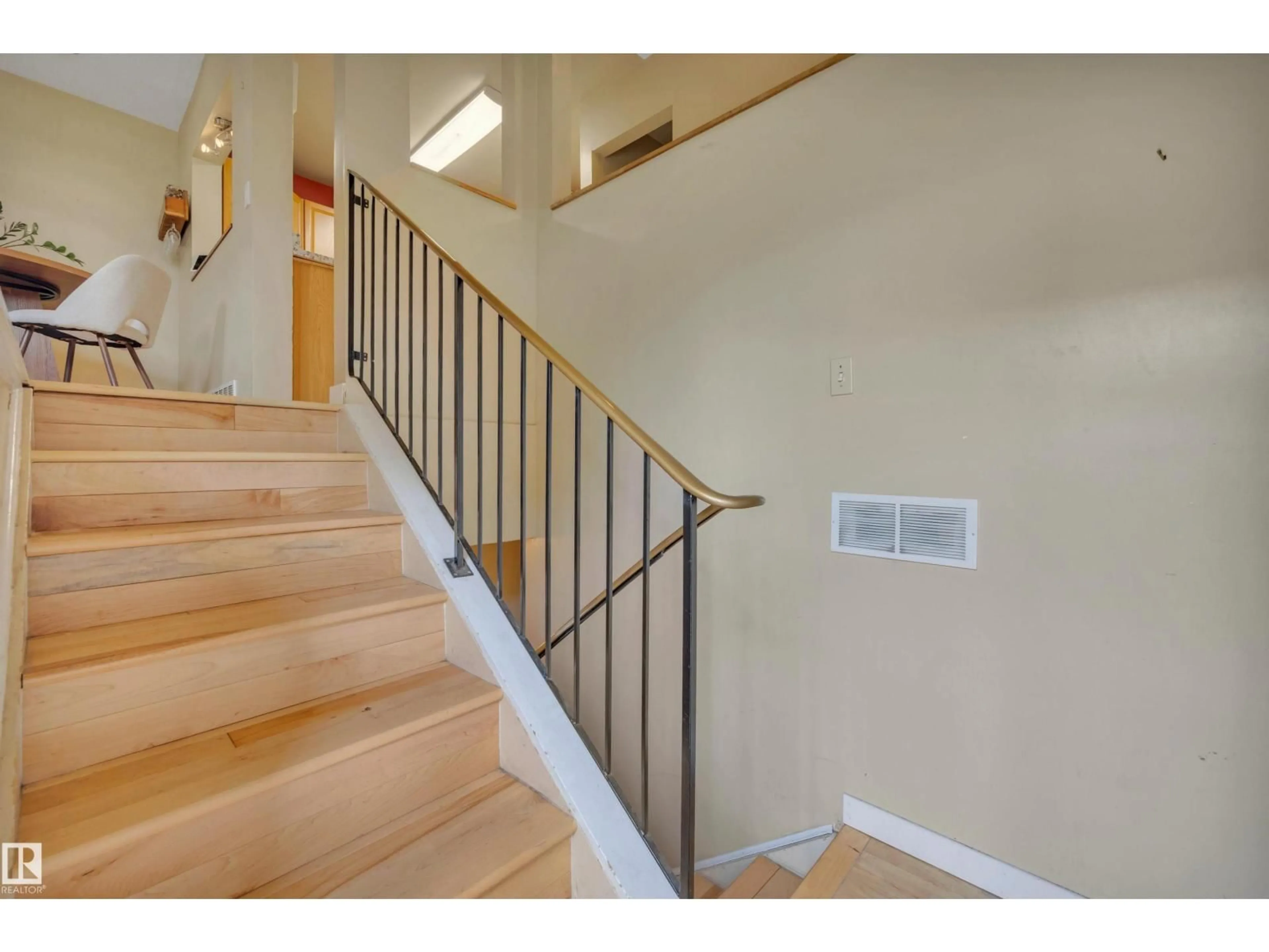 Unknown for NW - 1546 69 ST, Edmonton Alberta T6K3R3