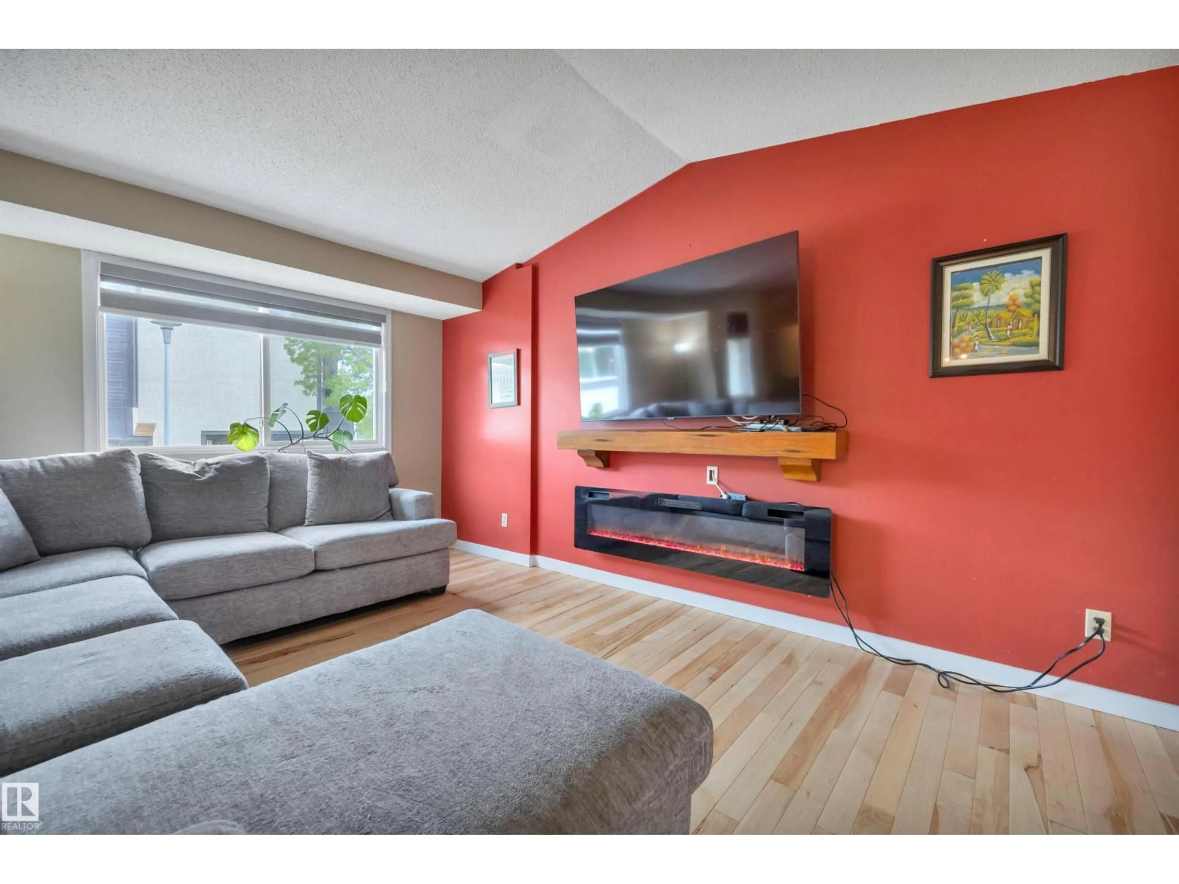 Unknown for NW - 1546 69 ST, Edmonton Alberta T6K3R3