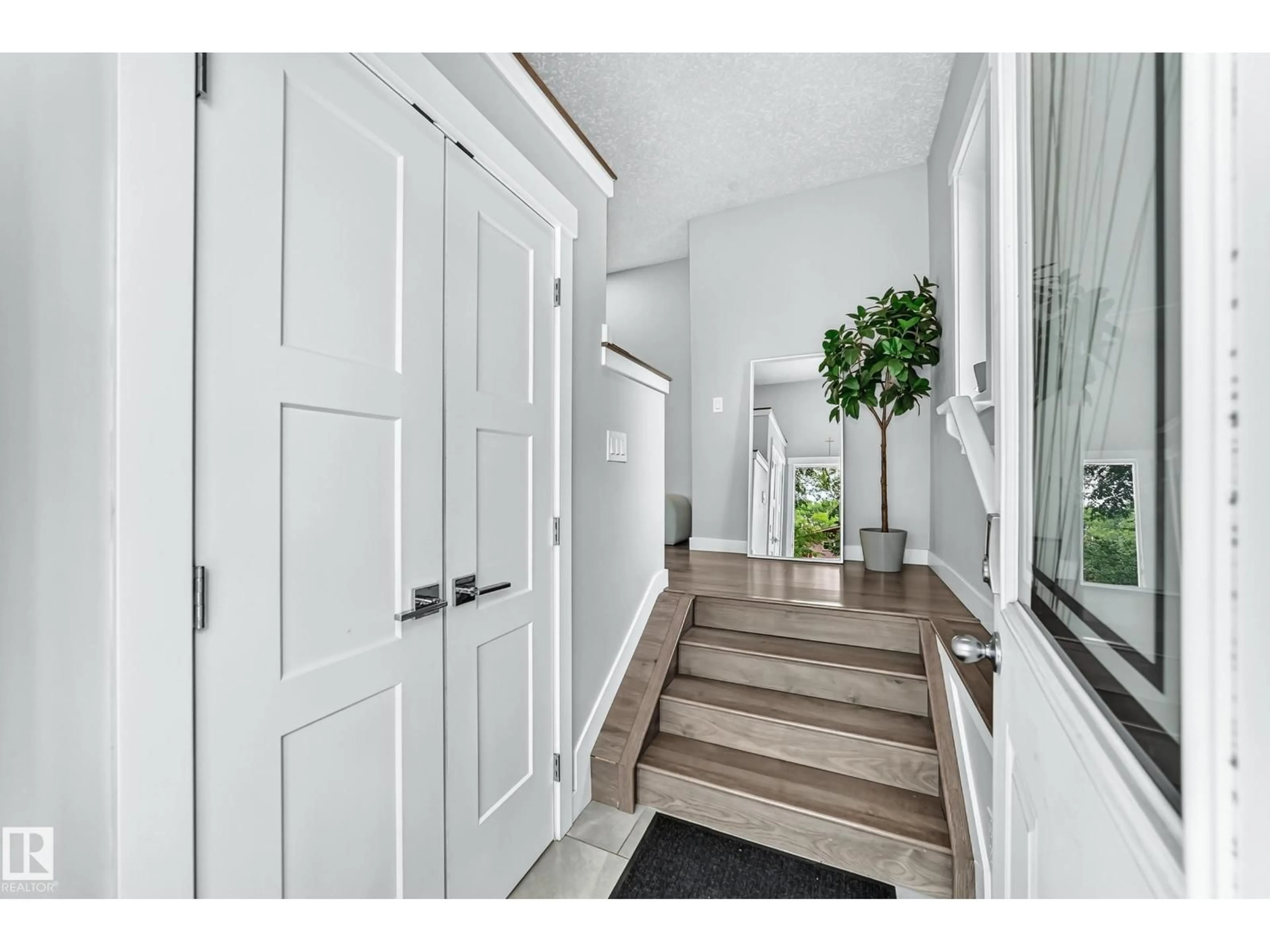 Unknown for NW - 11463 64 ST, Edmonton Alberta T5W4H8