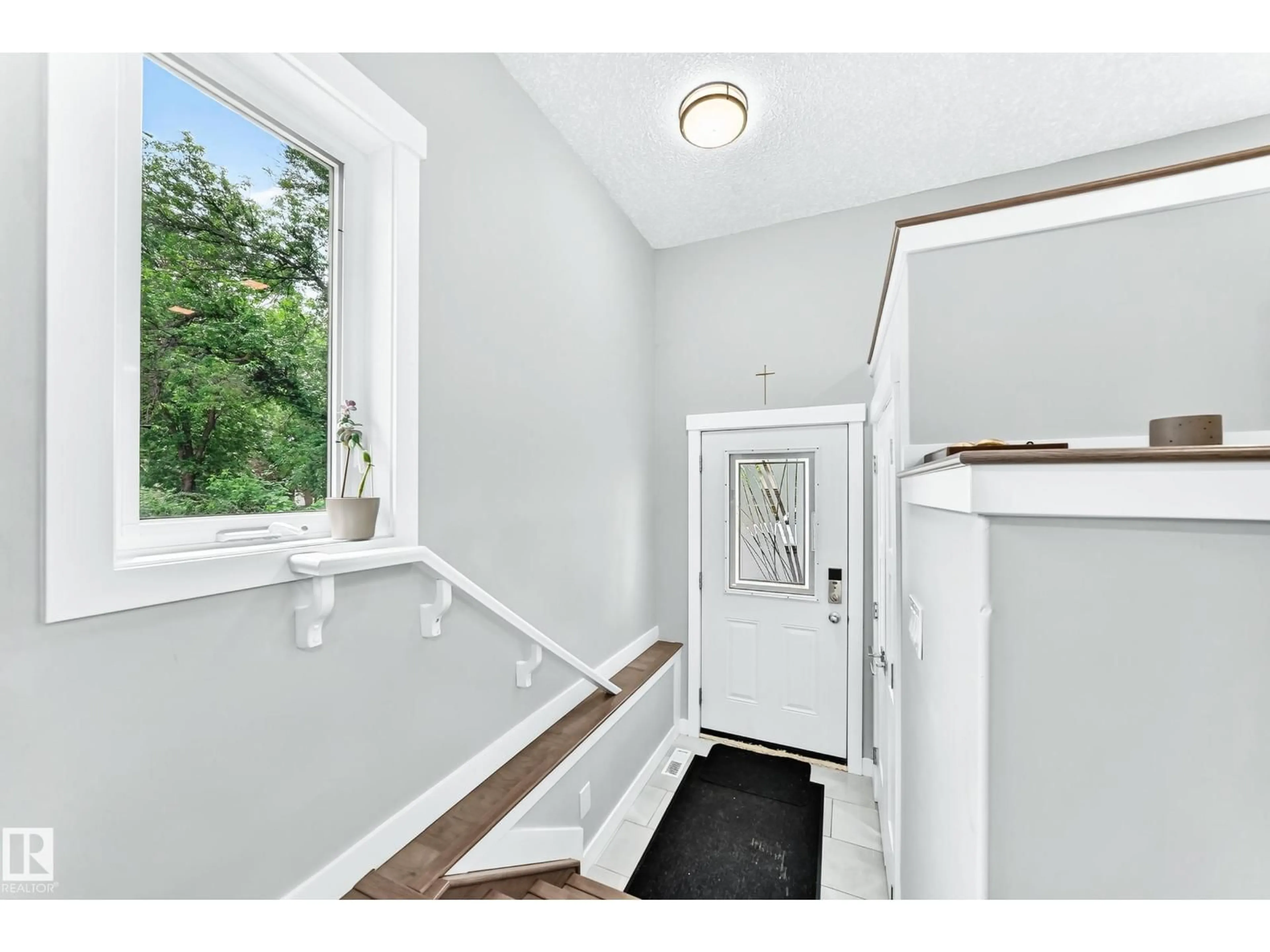 Unknown for NW - 11463 64 ST, Edmonton Alberta T5W4H8
