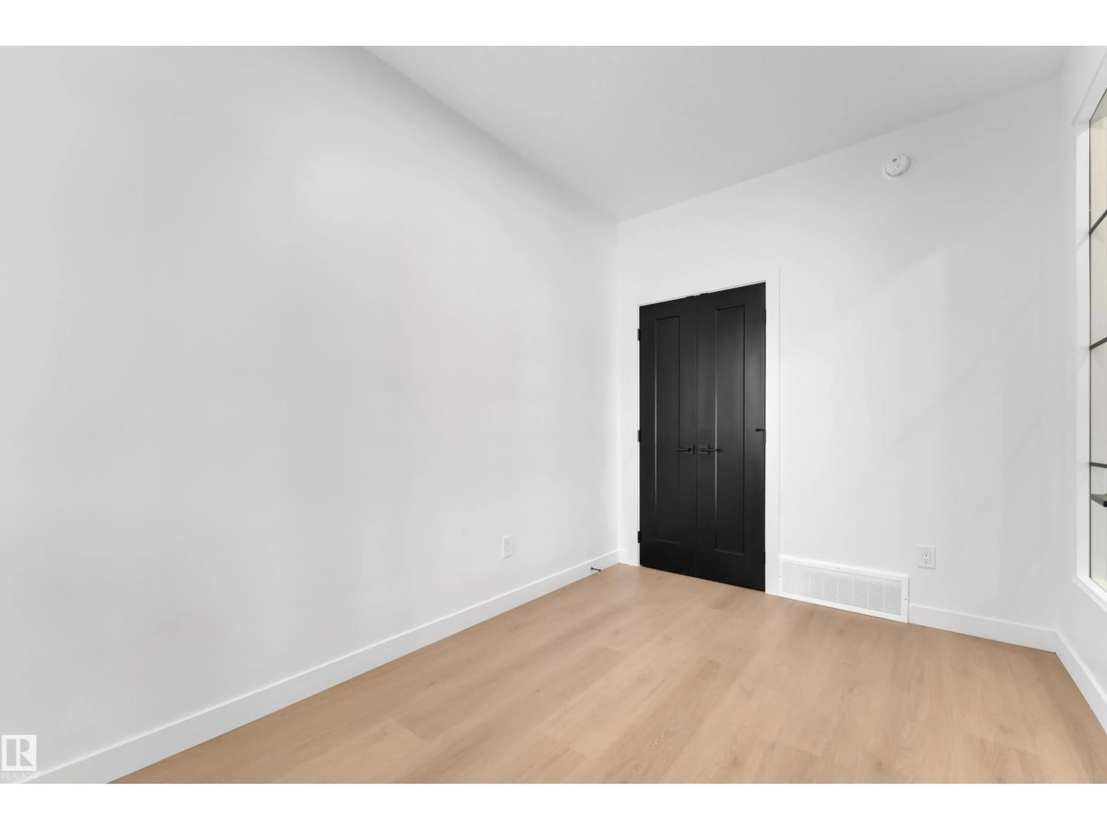 Unknown for 8 ELDRIDGE PT, St. Albert Alberta T8N8C3
