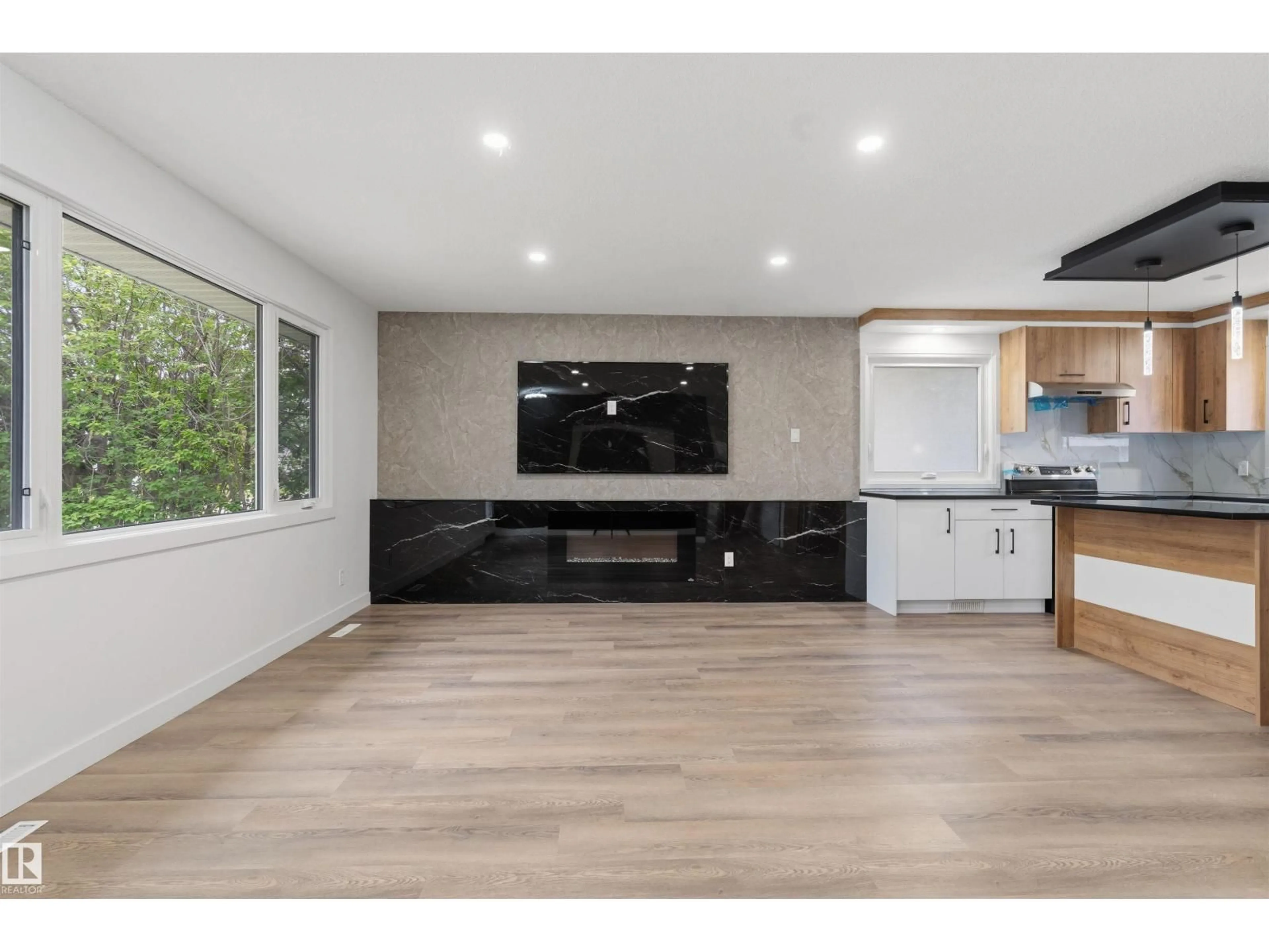 Unknown for 8328 165 ST, Edmonton Alberta T5R2R4