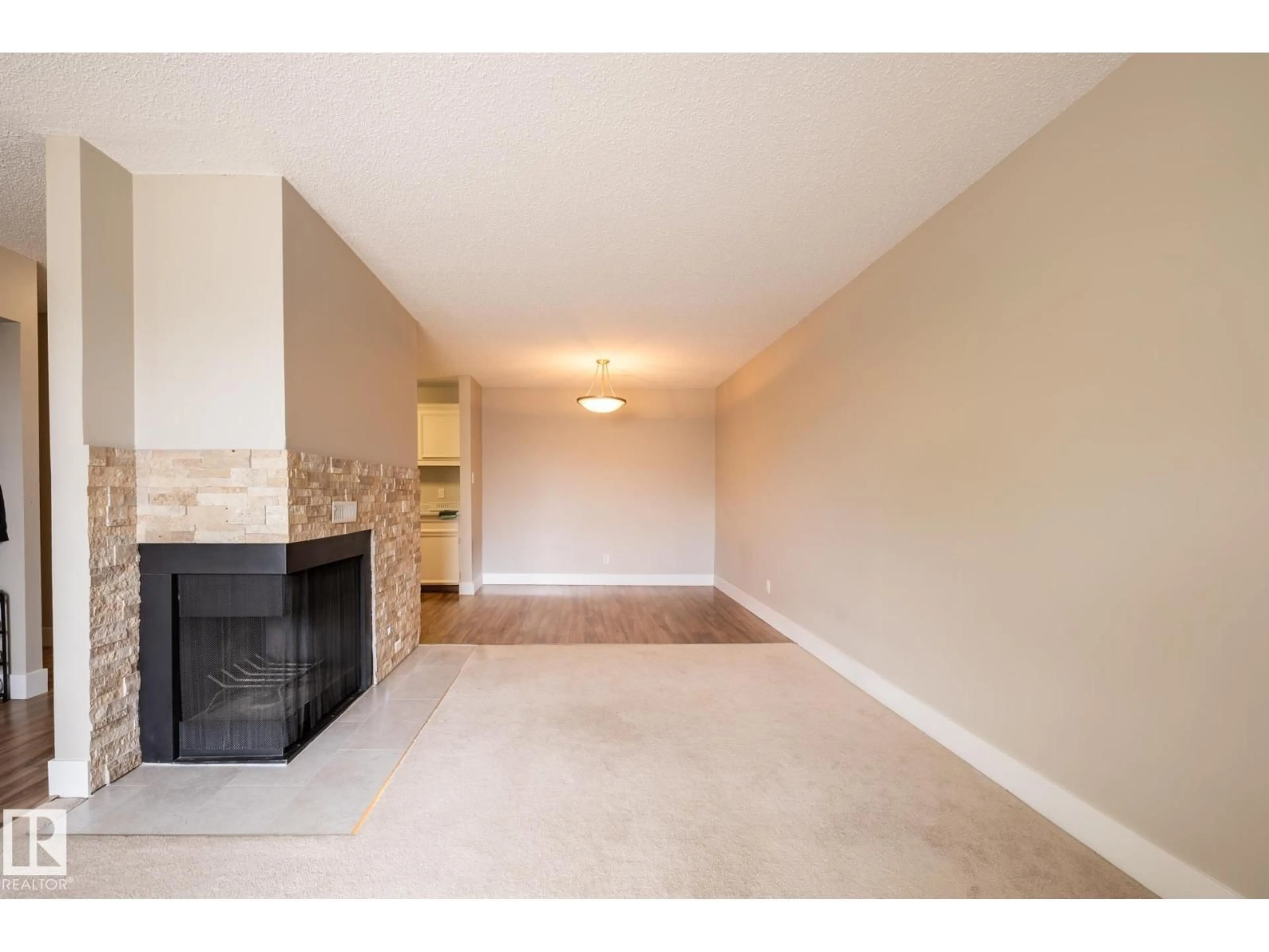 A pic of a room for #8 - 2703 79 ST, Edmonton Alberta T6K3Z6