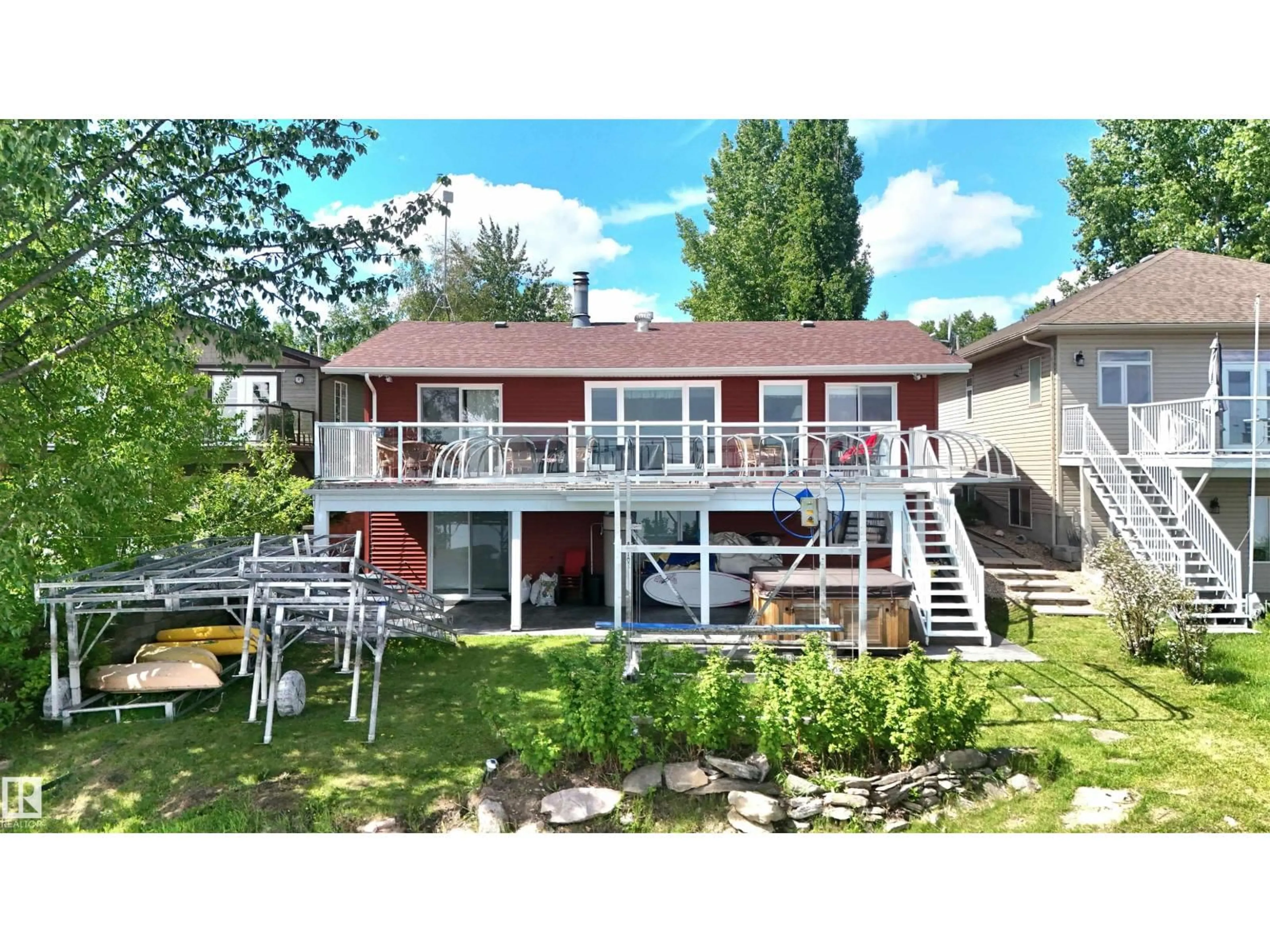 Home with vinyl exterior material, water/lake/river/ocean view for 467 POPLAR BA, Rural Wetaskiwin County Alberta T0C2V0