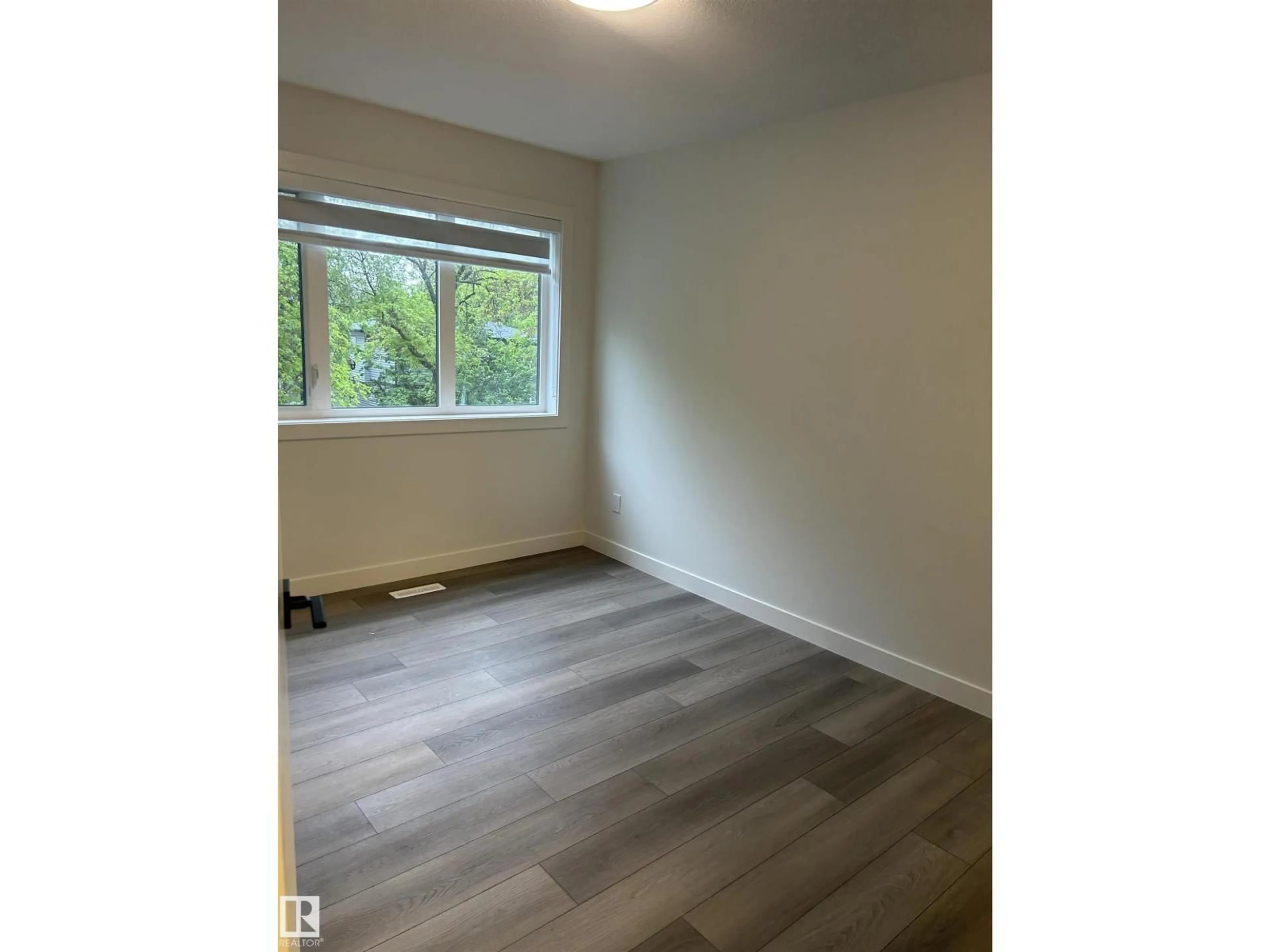 A pic of a room for NW - 11007 132 ST, Edmonton Alberta T5M1E4