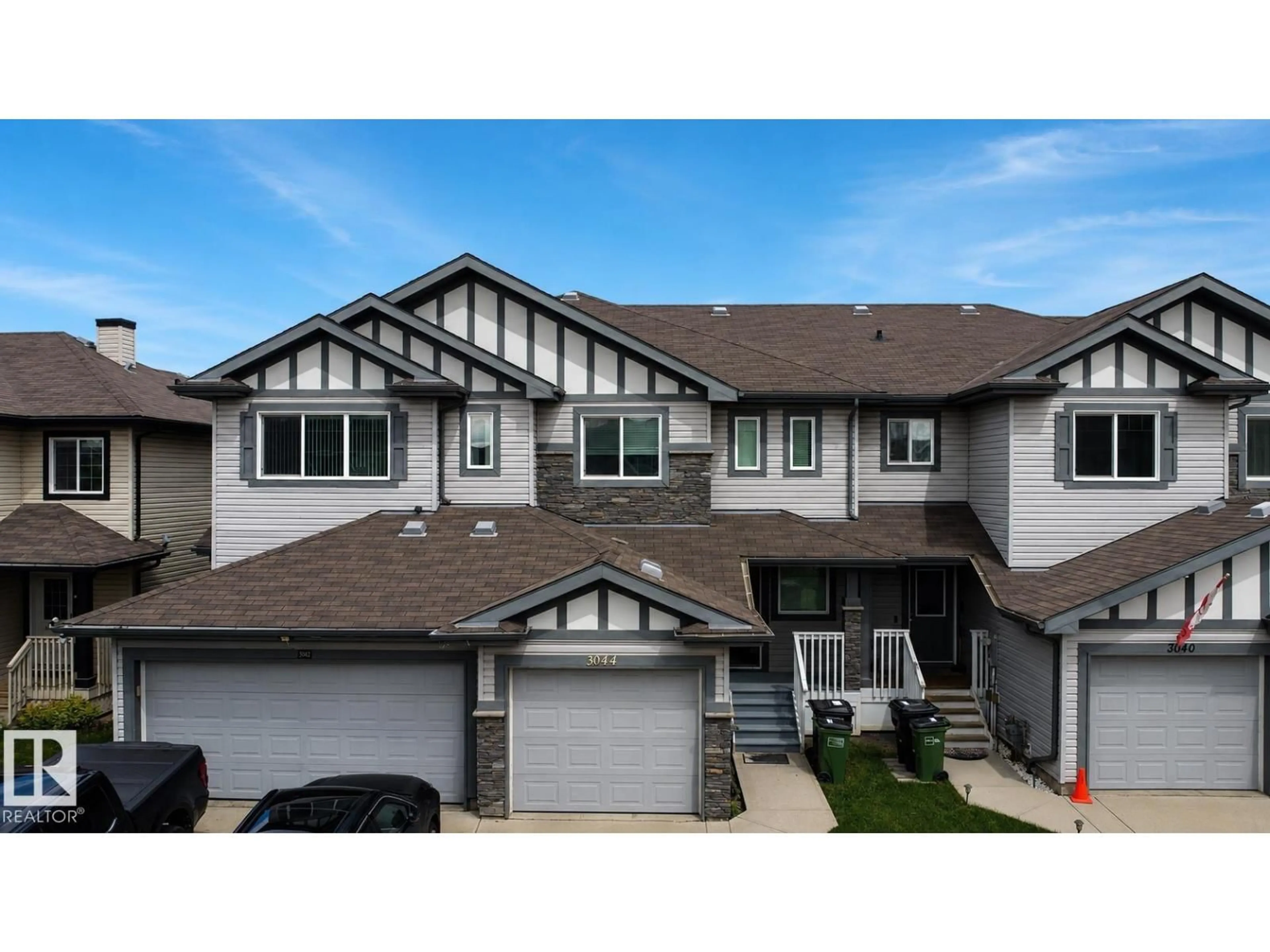 Home with vinyl exterior material, unknown for 3044 16 AV, Edmonton Alberta T6T0T9