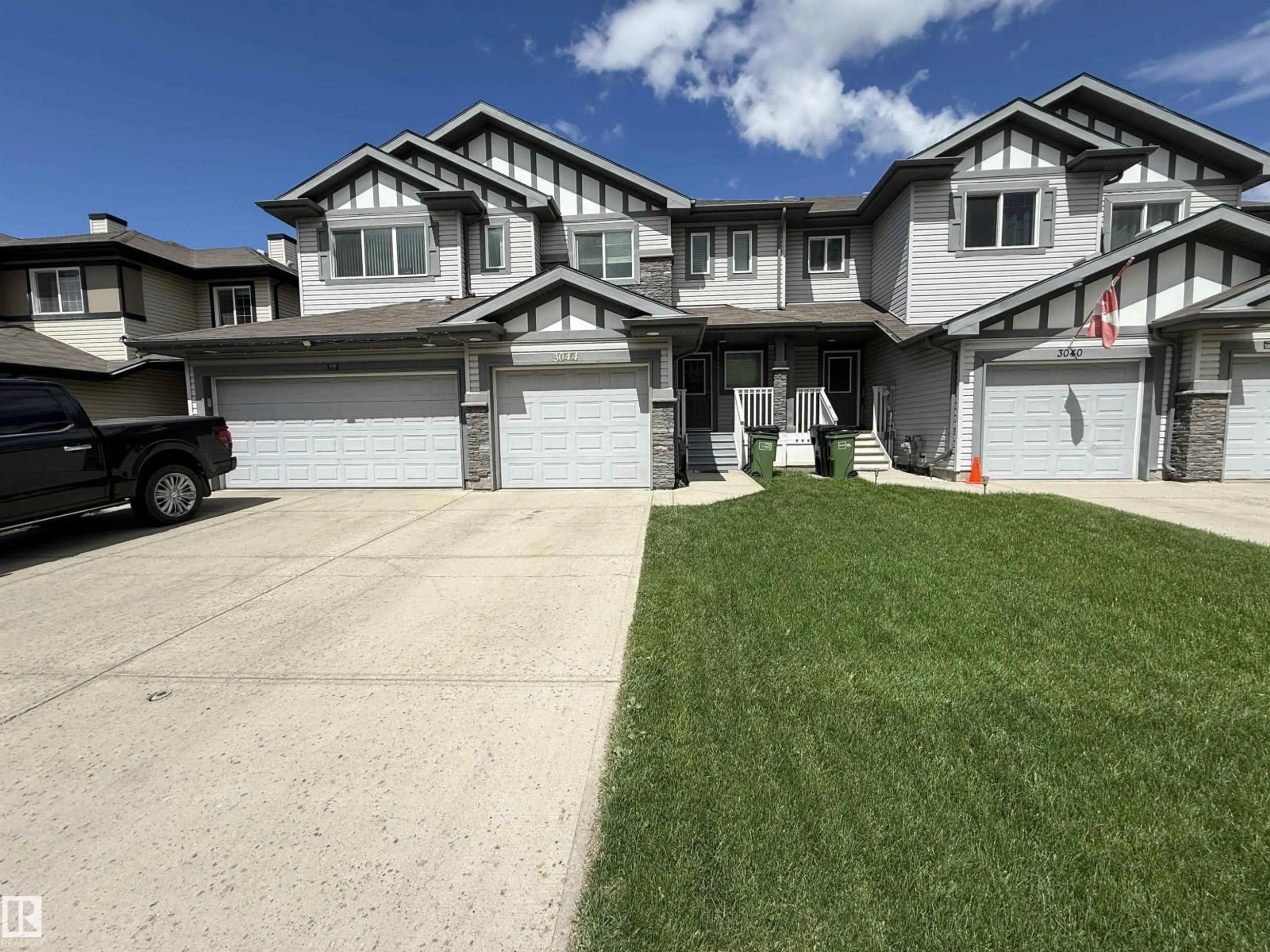 A pic from outside/outdoor area/front of a property/back of a property/a pic from drone, street for 3044 16 AV, Edmonton Alberta T6T0T9