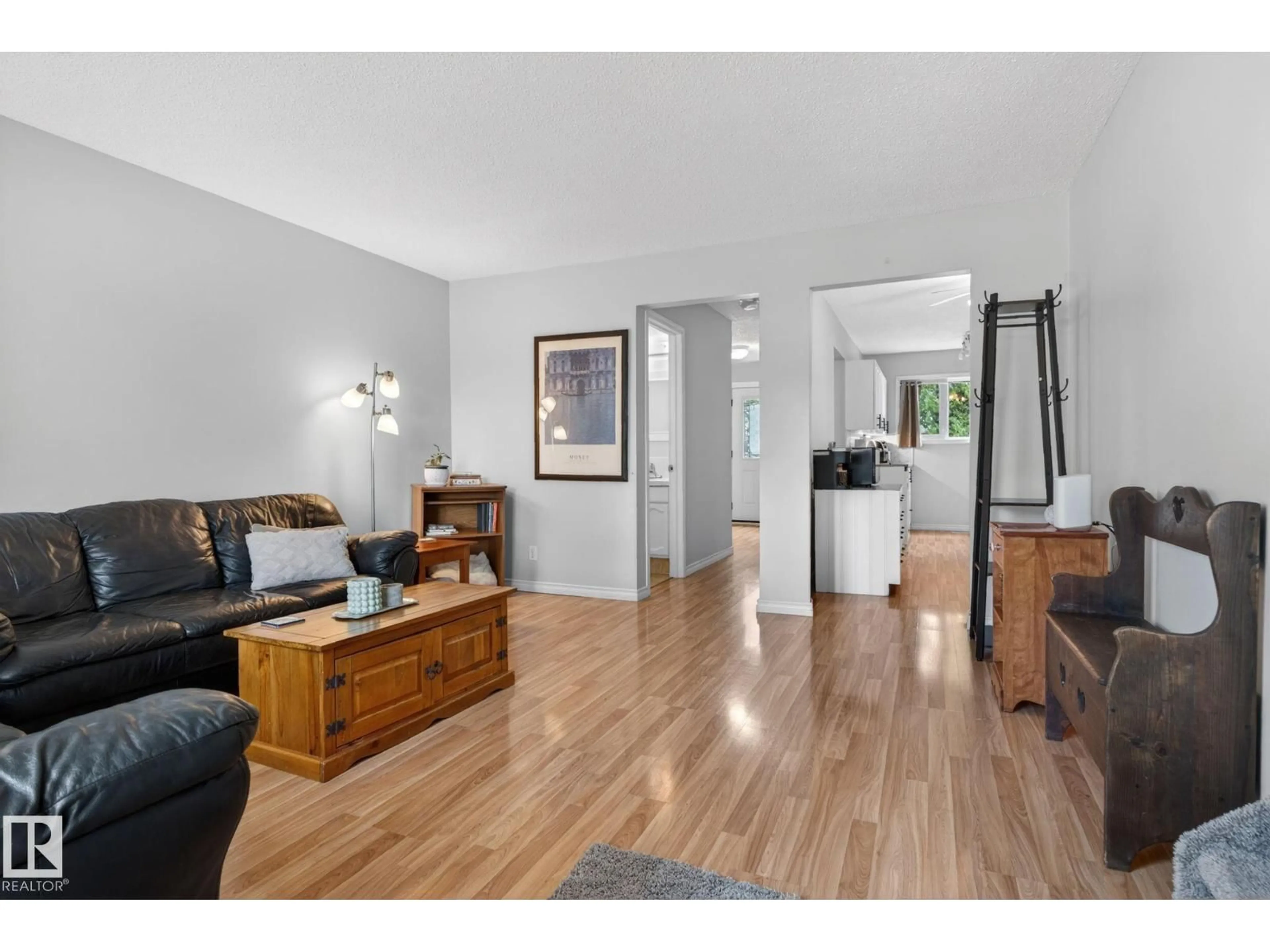 Unknown for 11339 22 AV, Edmonton Alberta T6J4V8