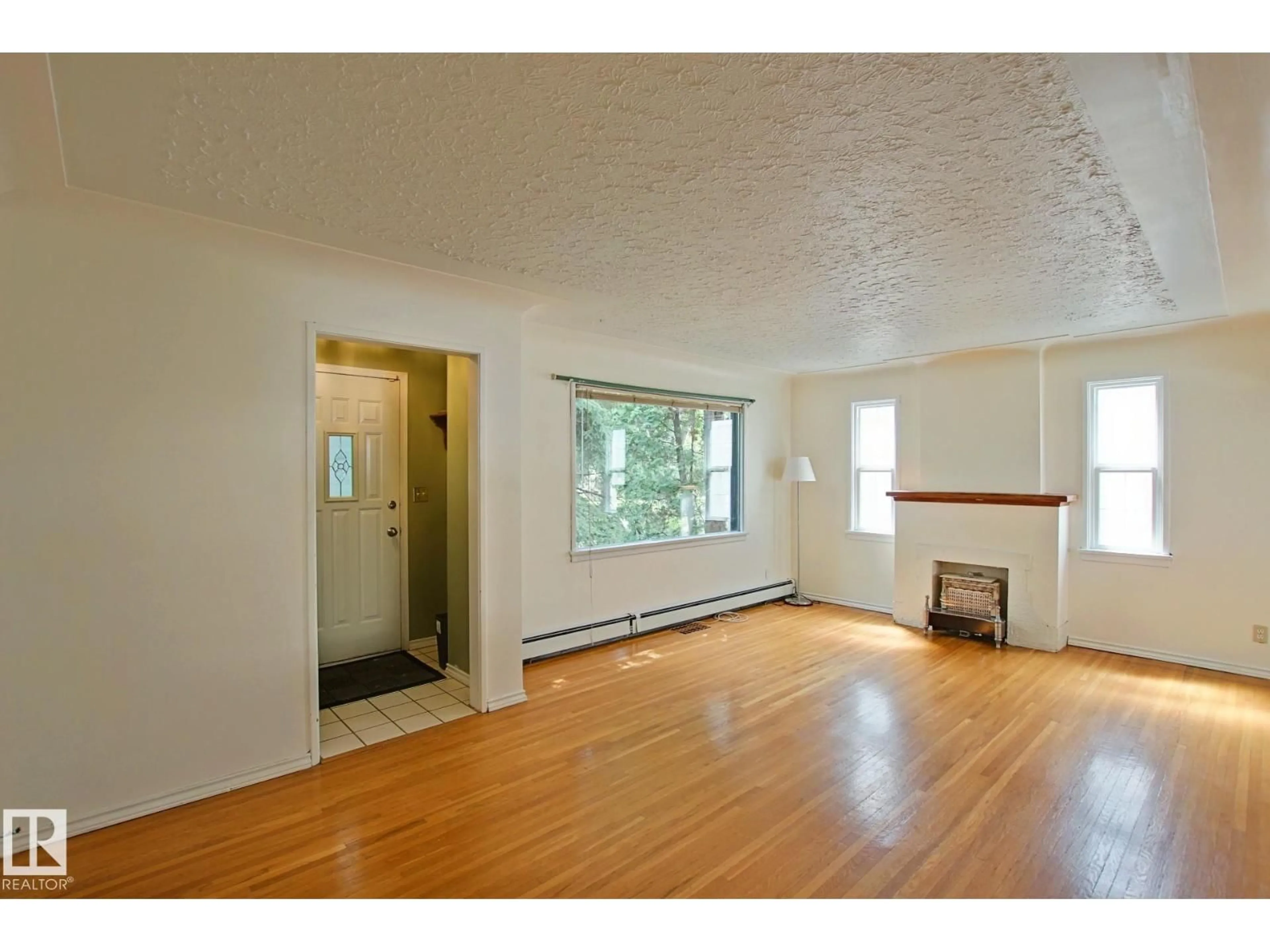 A pic of a room for NW - 11242 56 ST, Edmonton Alberta T5W3S2