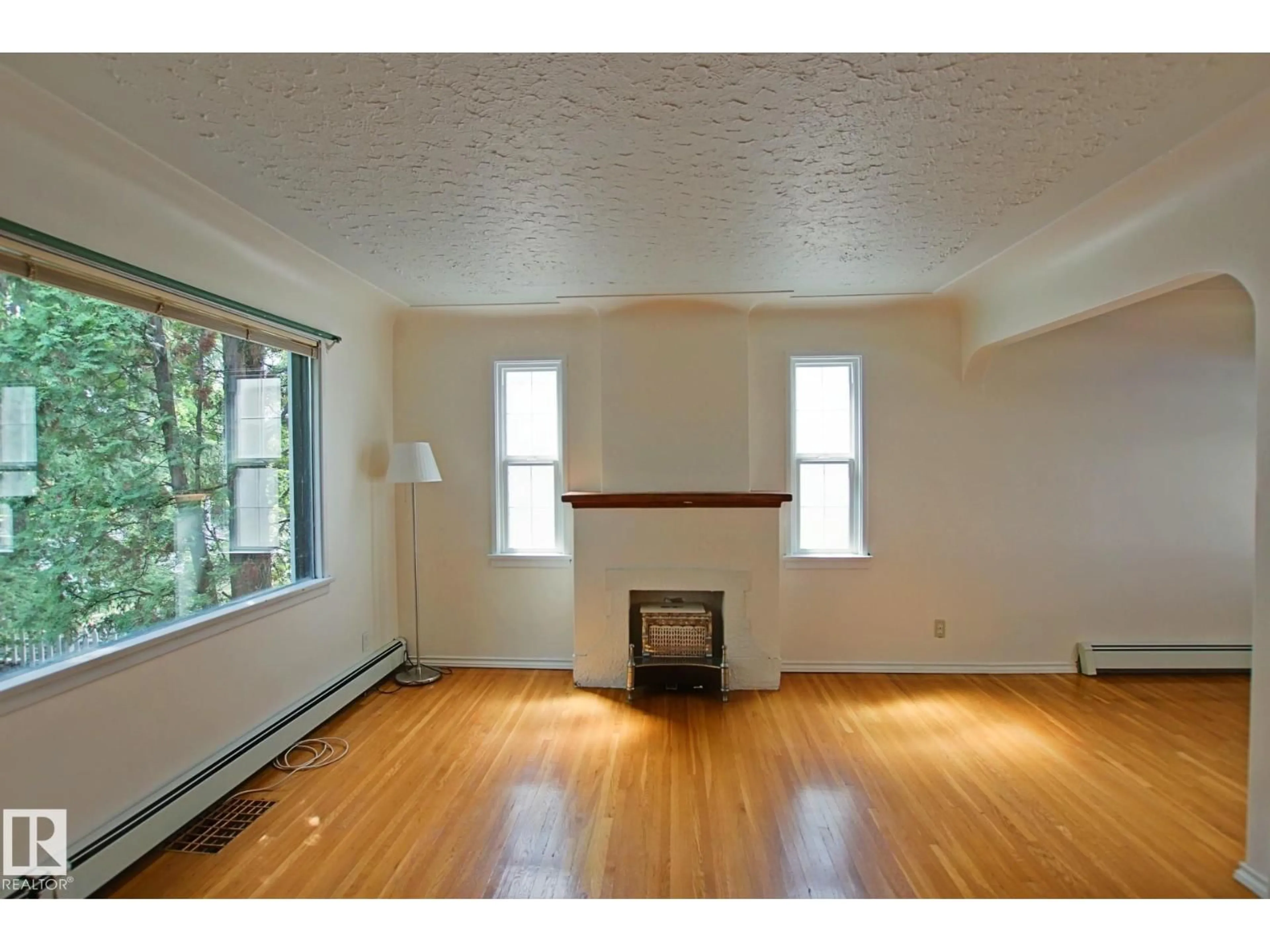 A pic of a room for NW - 11242 56 ST, Edmonton Alberta T5W3S2