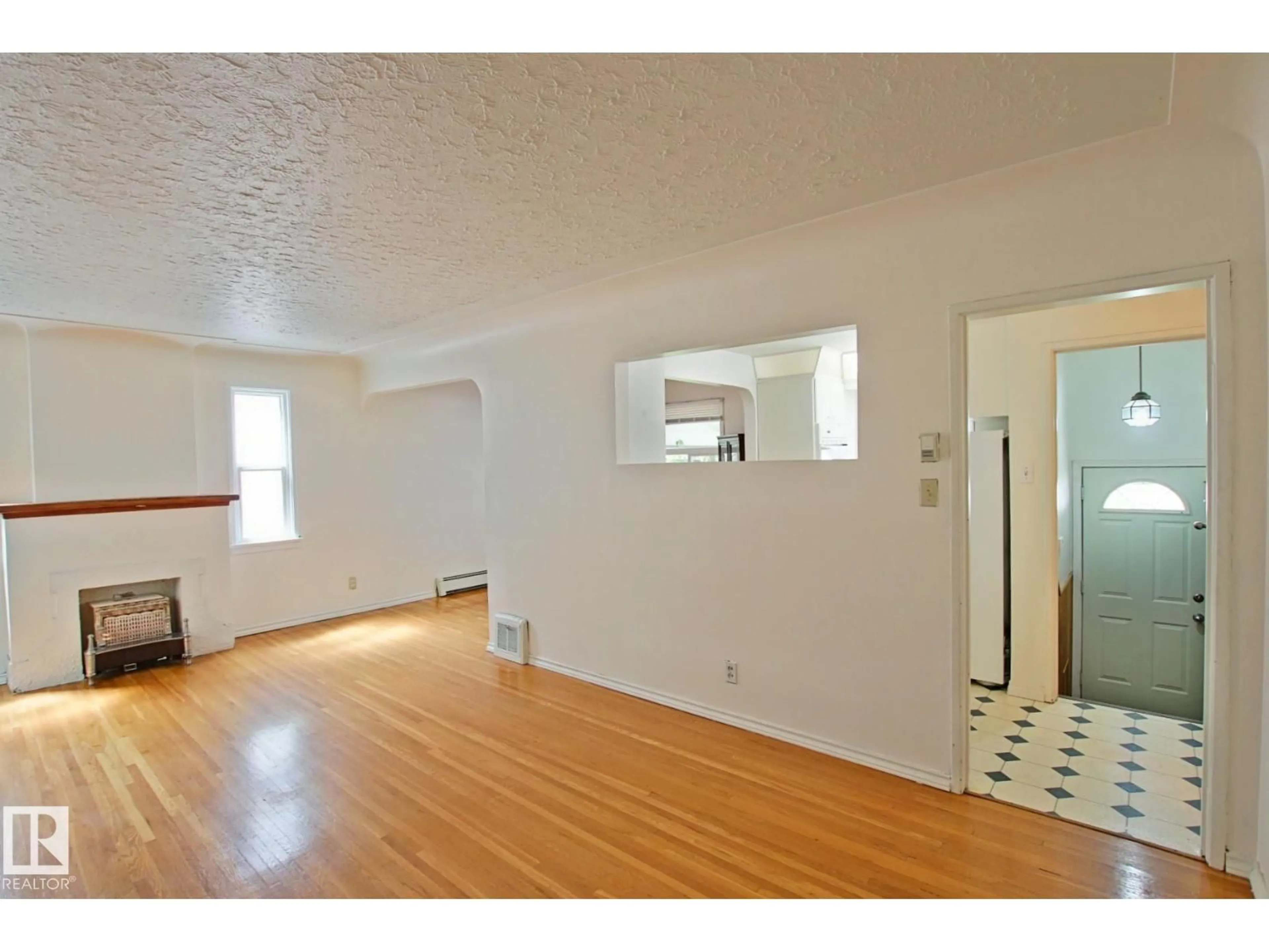 A pic of a room for NW - 11242 56 ST, Edmonton Alberta T5W3S2