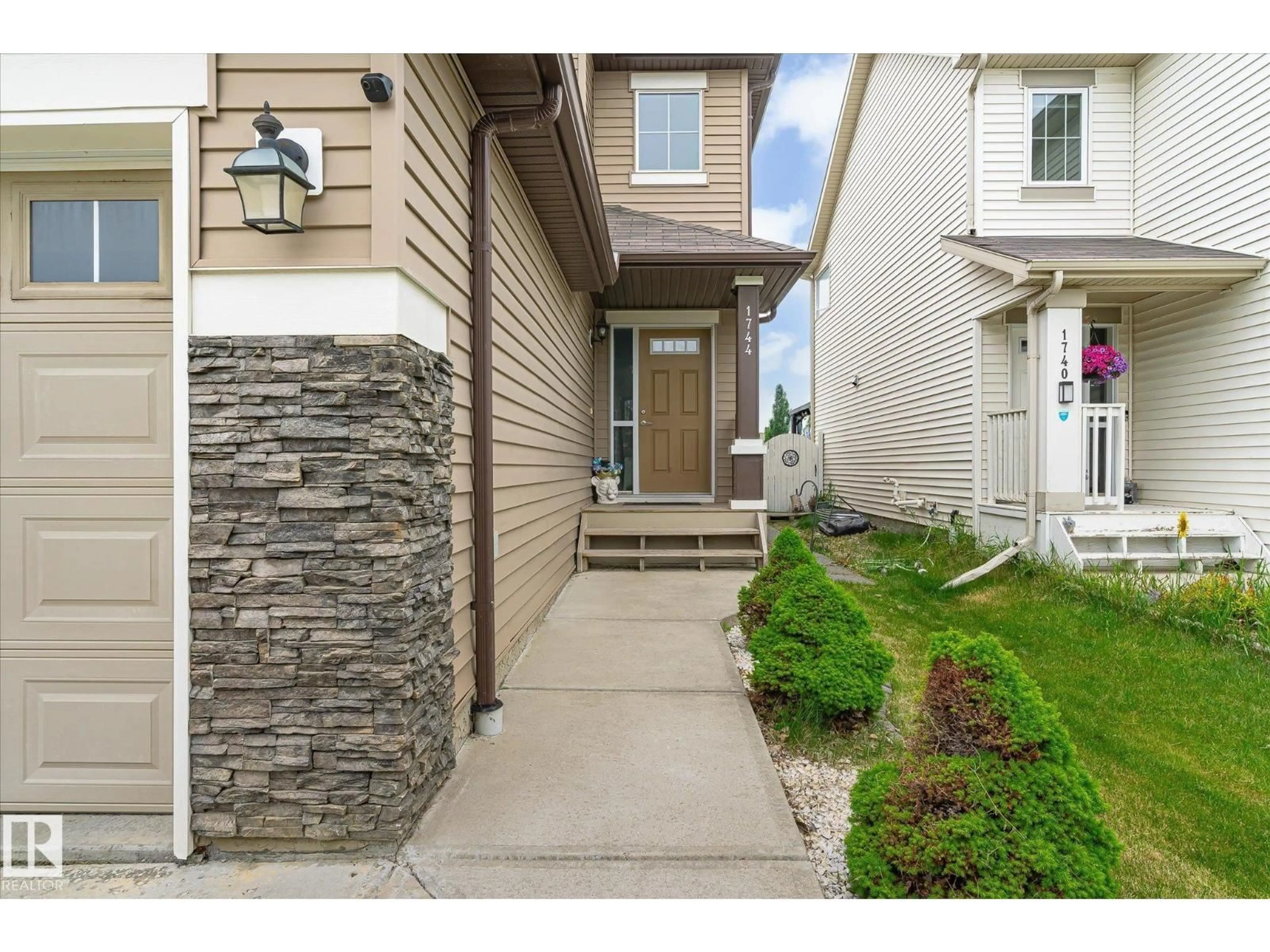 Unknown for SW - 1744 61 ST, Edmonton Alberta T6X0W3