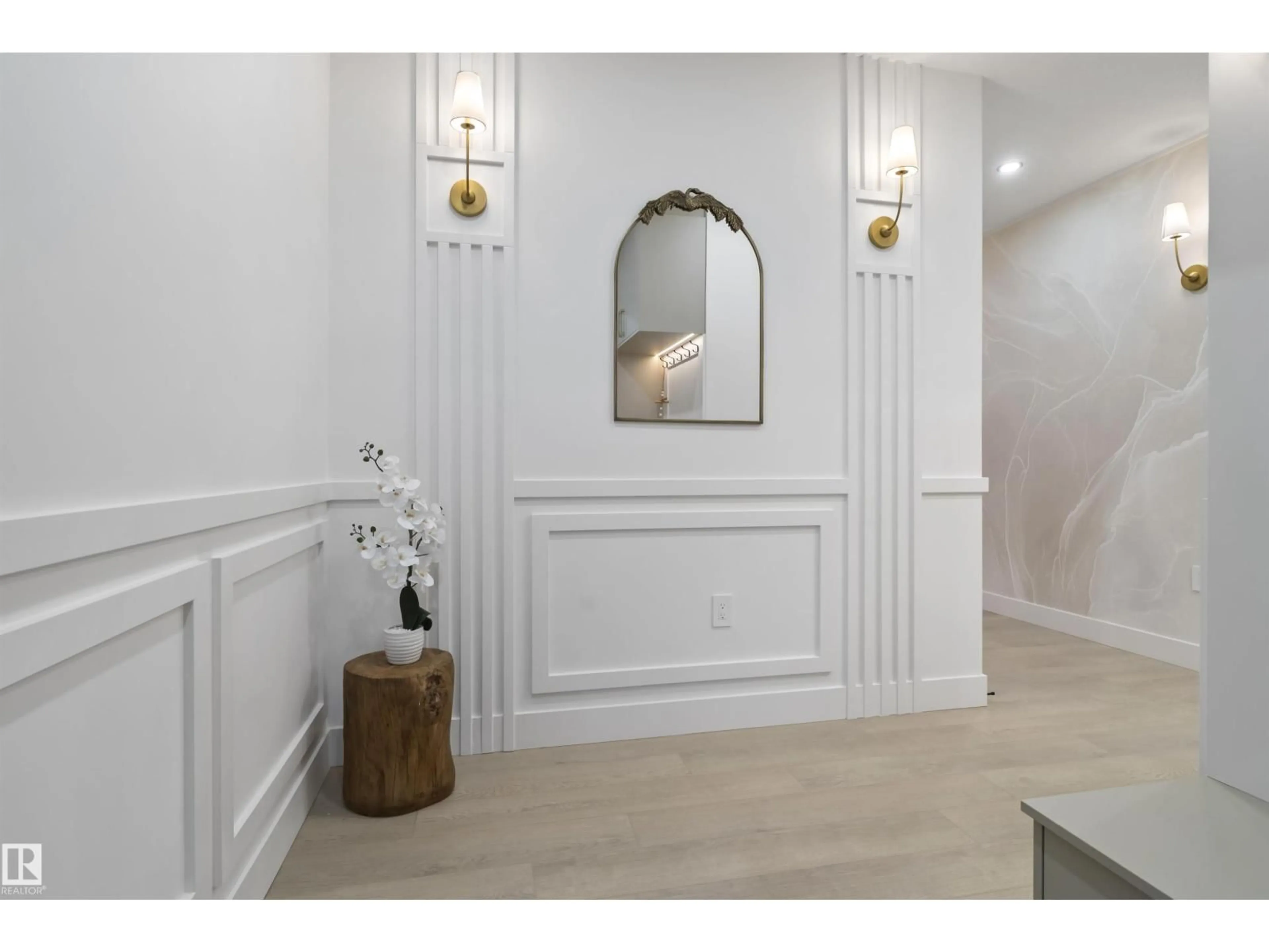 Indoor entryway for 3305 CHICKADEE DR, Edmonton Alberta T5S0V5
