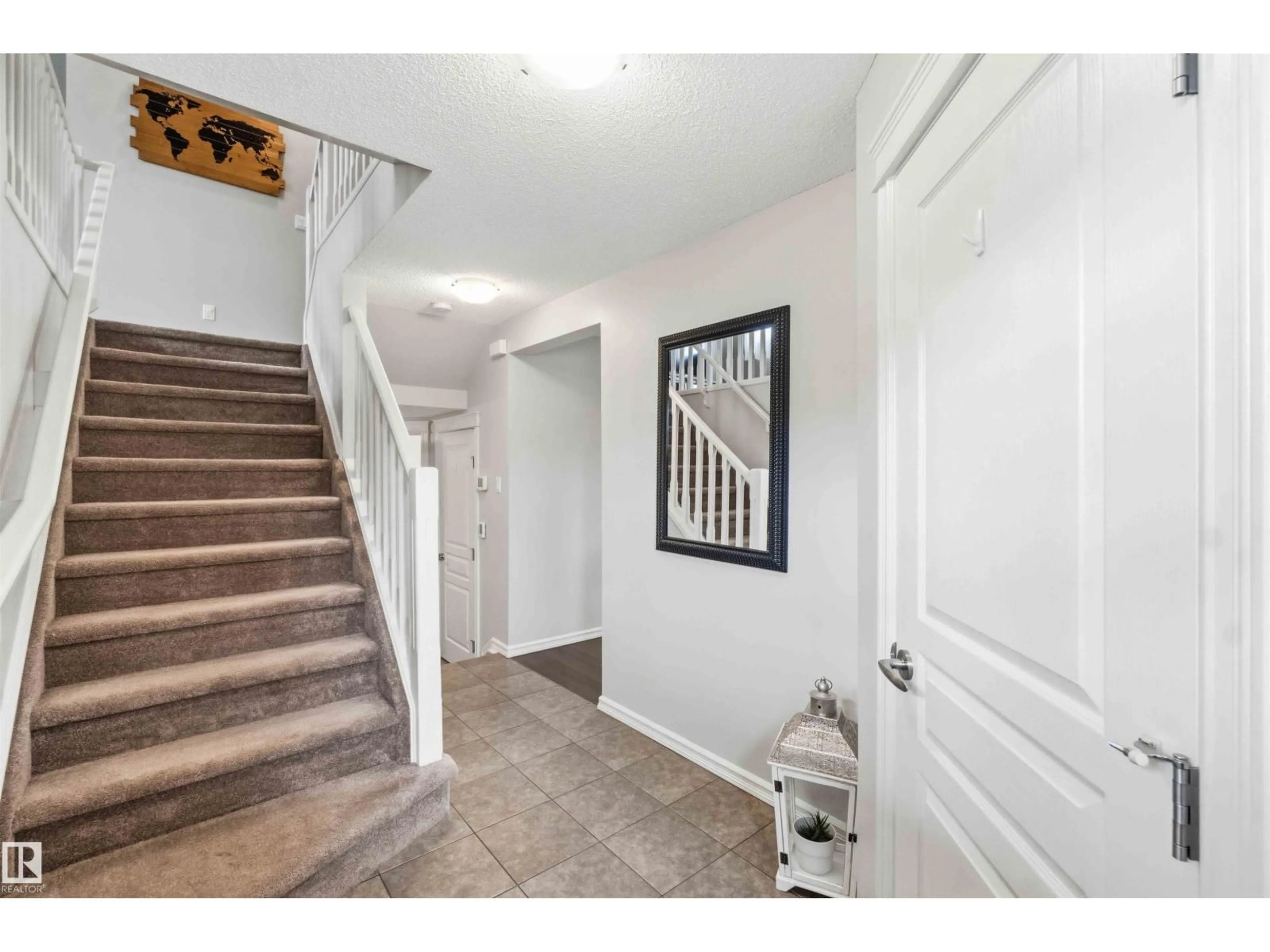 Indoor entryway for 38 CRANSTON PL, Fort Saskatchewan Alberta T8L0K7