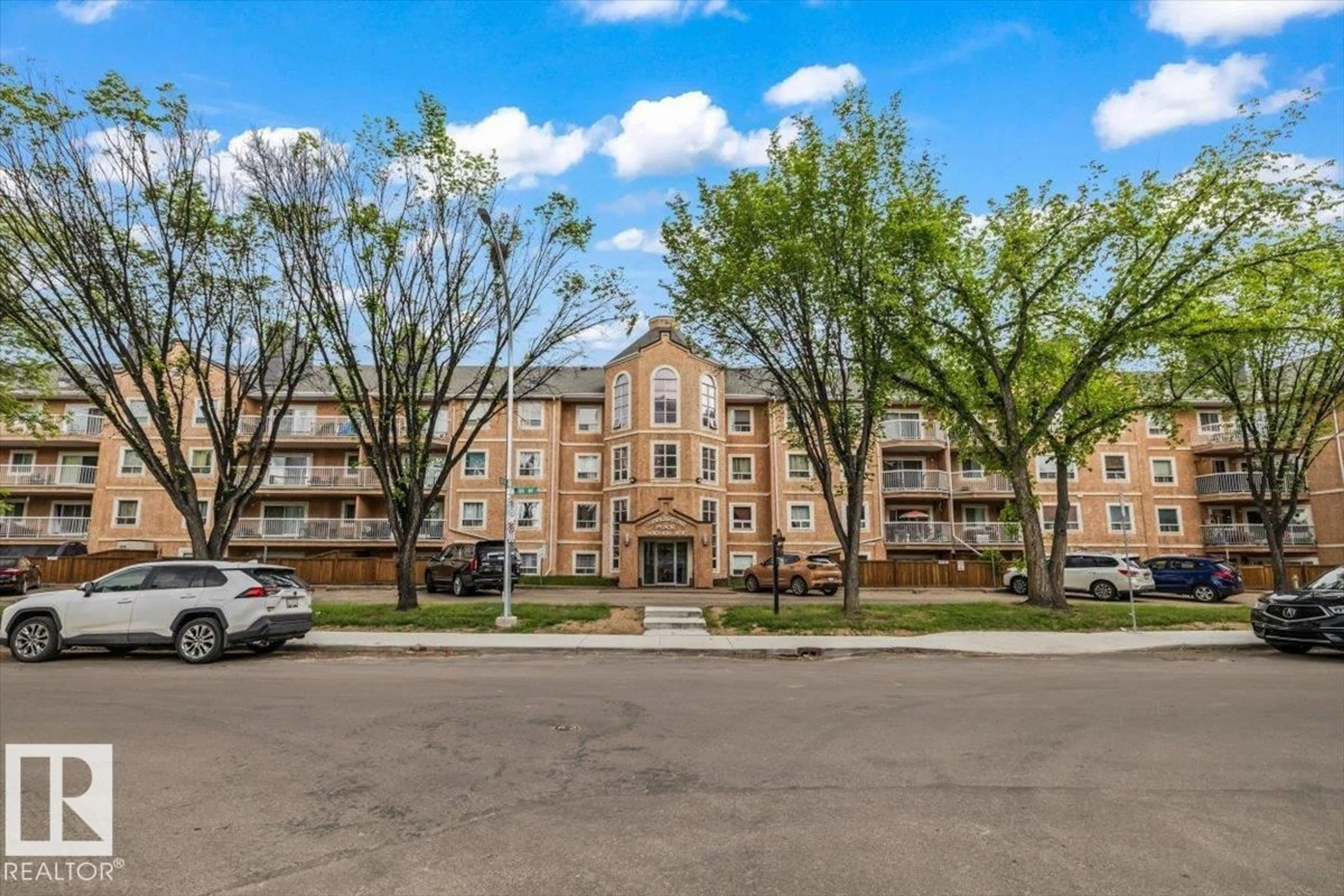Patio, building for #113 - 9010 106 AV, Edmonton Alberta T5H4K3