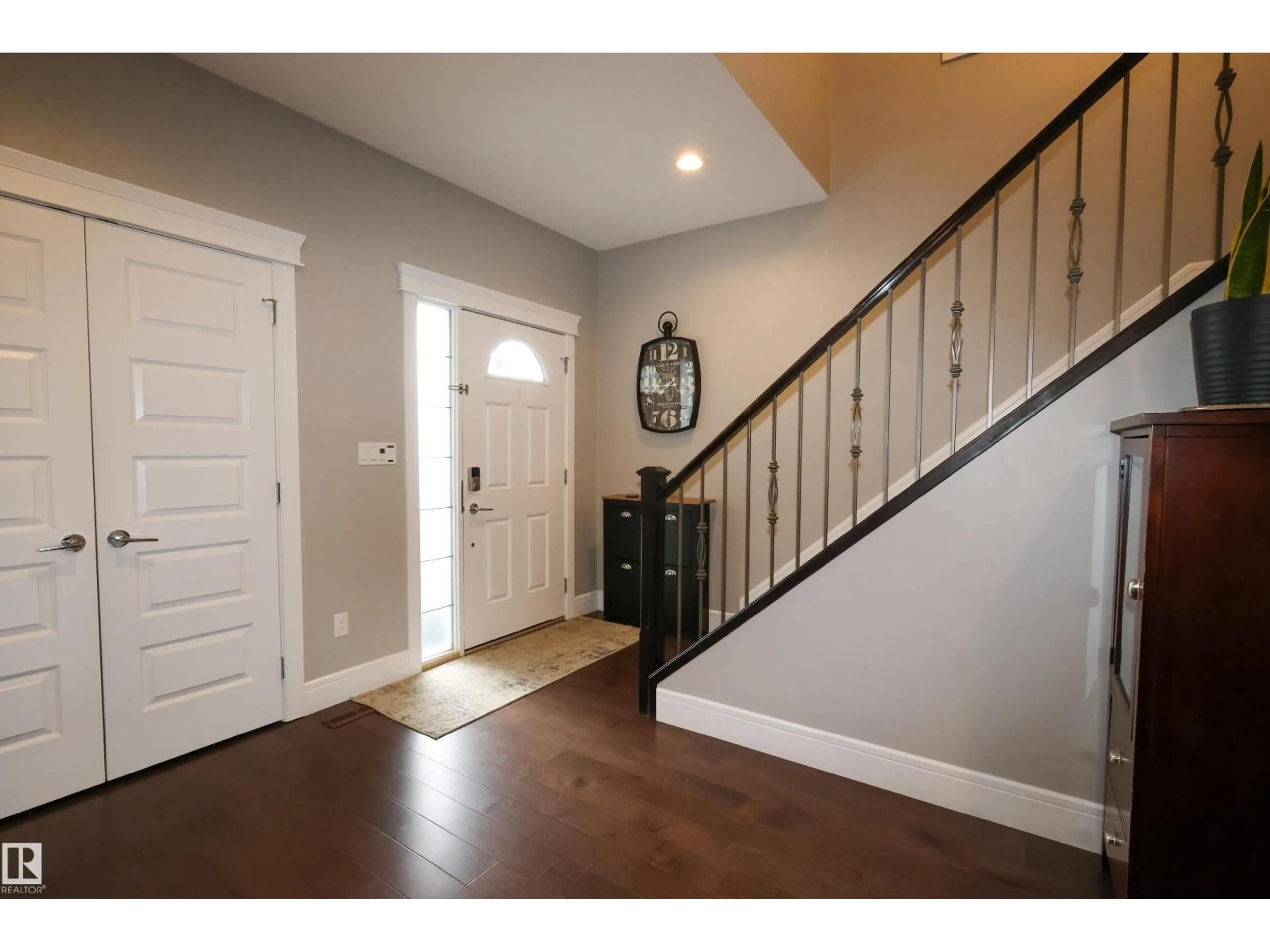 Indoor entryway for 10129 93 ST, Morinville Alberta T8R0C4