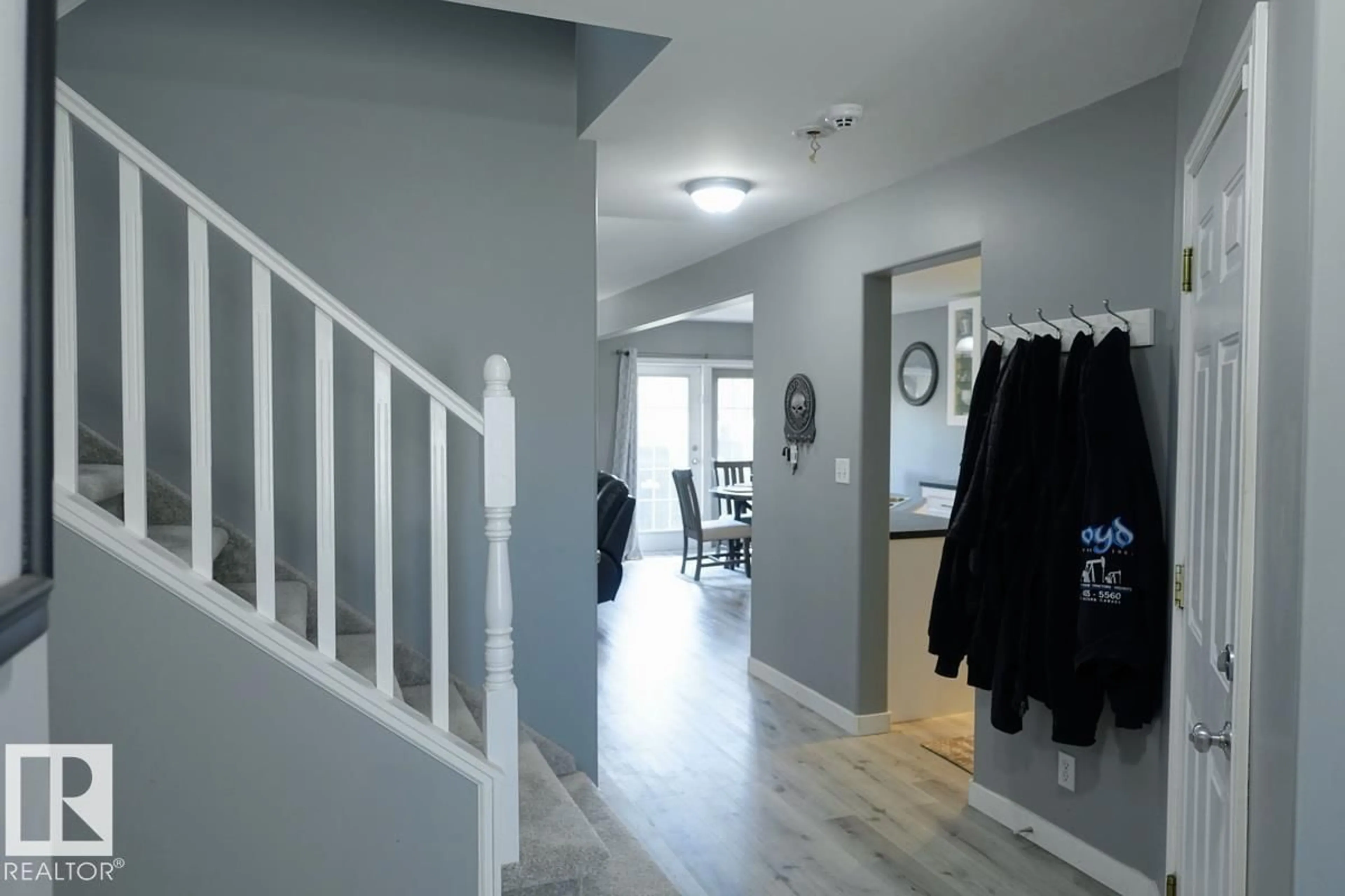 Indoor entryway for 32 BRIDGEVIEW CR, Fort Saskatchewan Alberta T8L4J4
