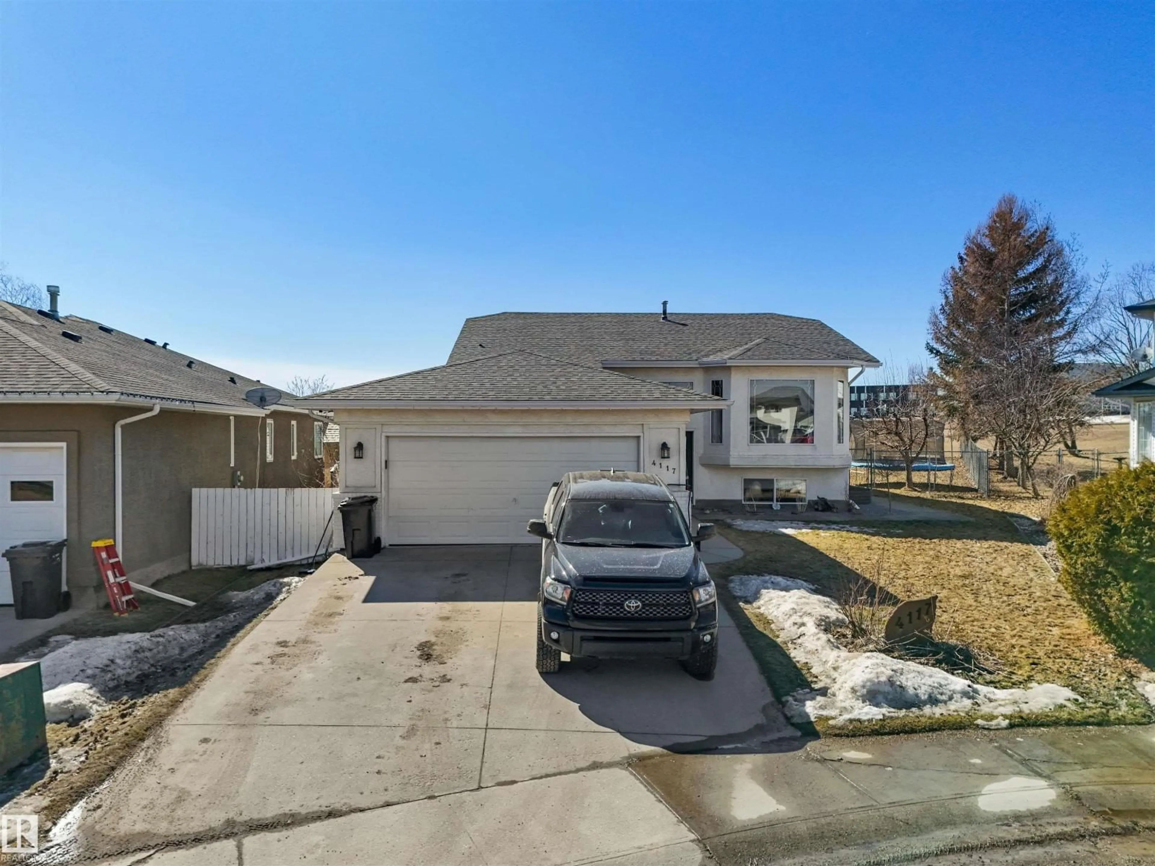 A pic from outside/outdoor area/front of a property/back of a property/a pic from drone, street for 4117 46 AV, Drayton Valley Alberta T7A1E8
