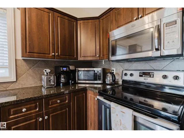 1289 CUNNINGHAM DR, Edmonton 5