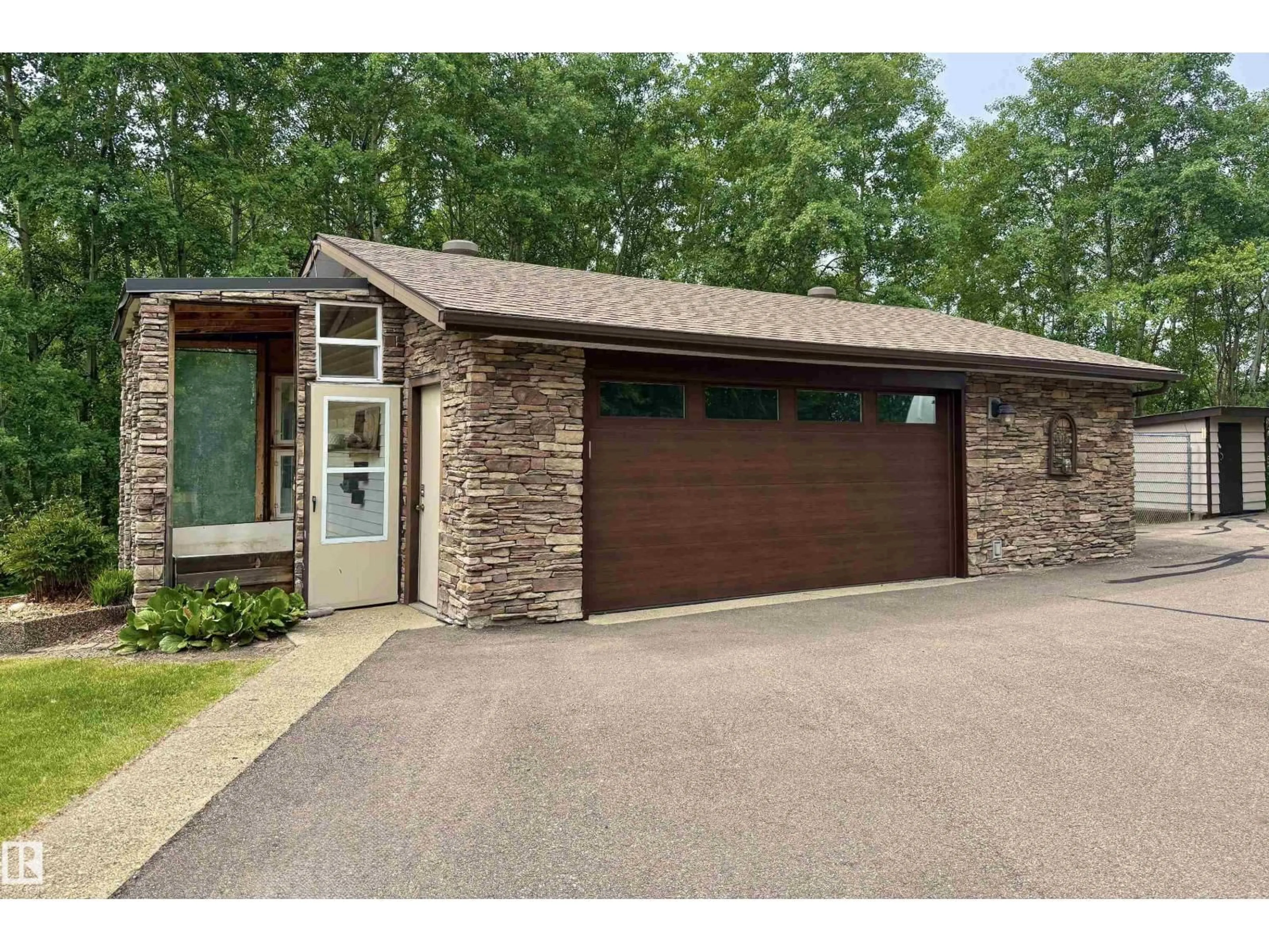 Indoor garage for 51248 - 49 RANGE ROAD 231, Rural Strathcona County Alberta T8B1K7